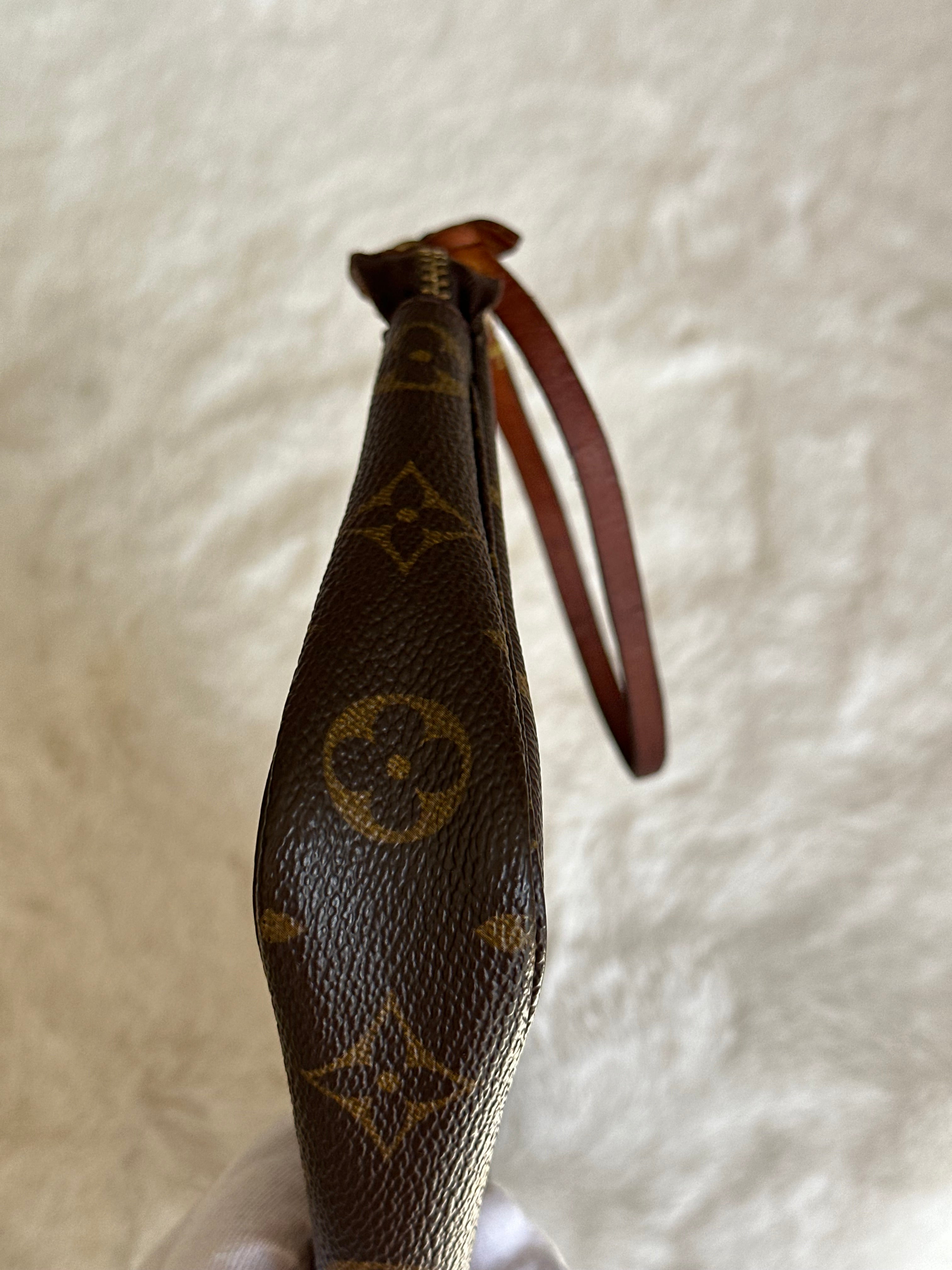 Louis Vuitton Vintage Pochette Accessories in Monogram