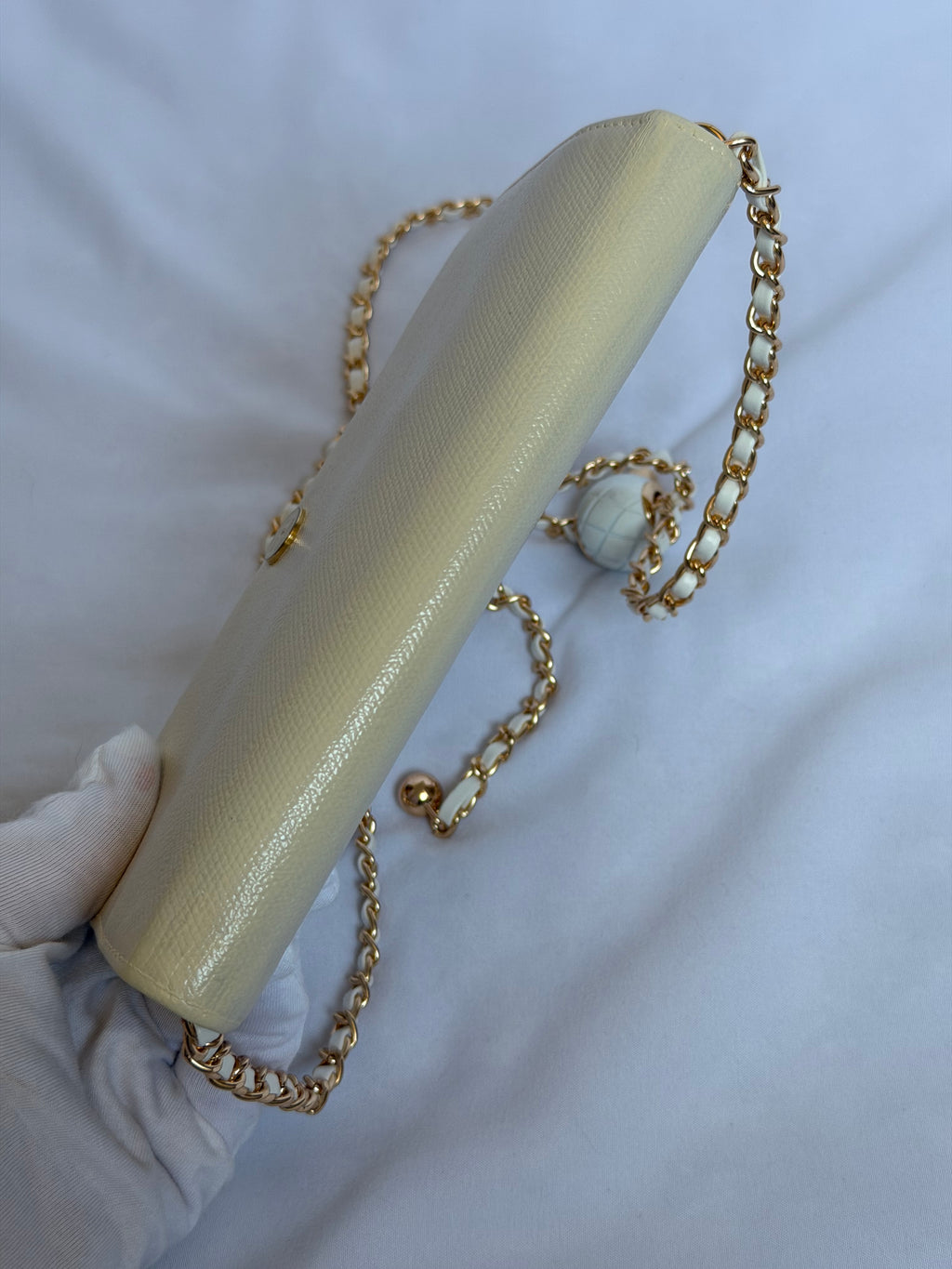 Chanel Wallet on Chain WOC in White Leather and Gold Logo