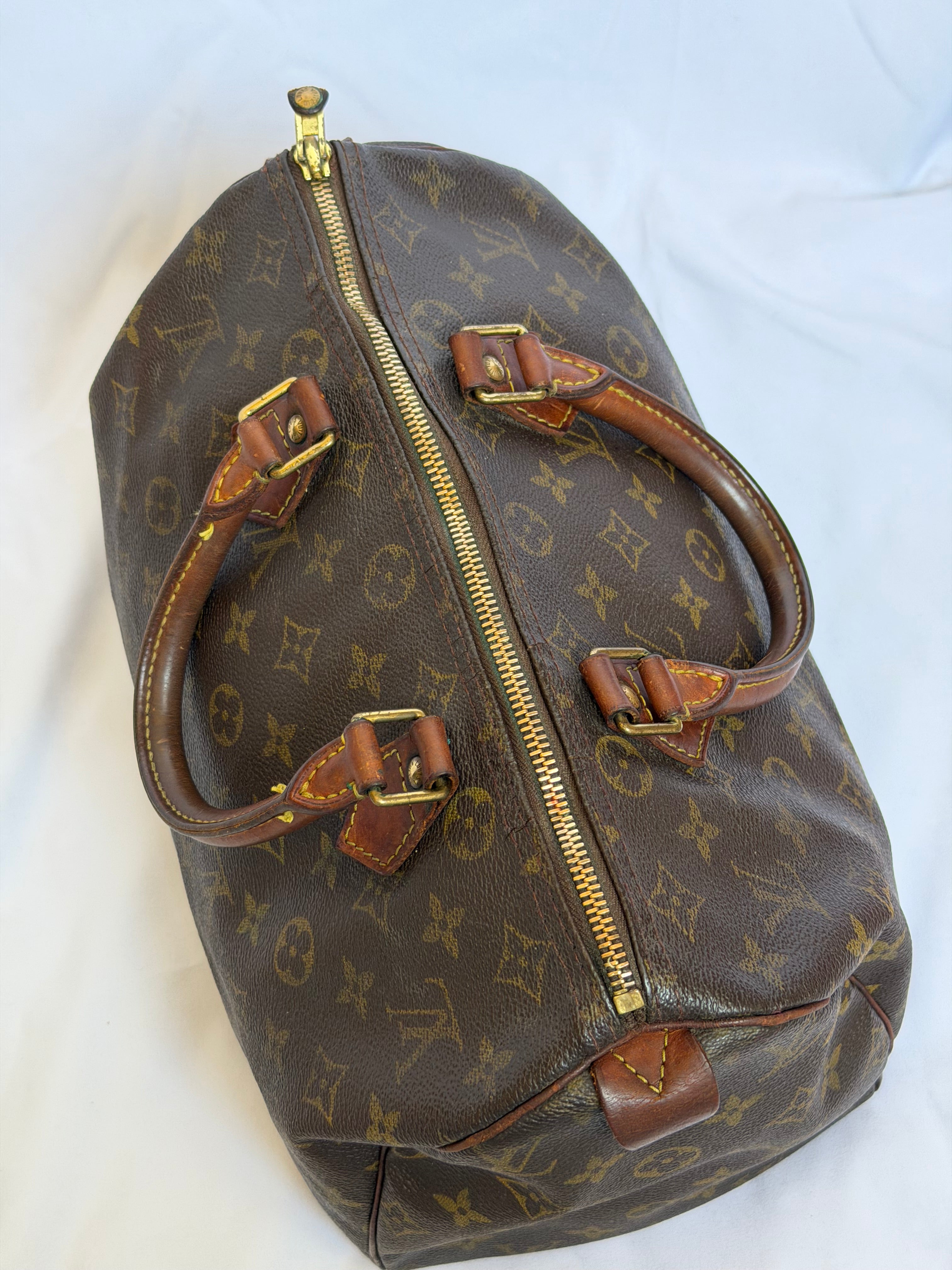 Louis Vuitton Speedy 30 in Monogram Canvas