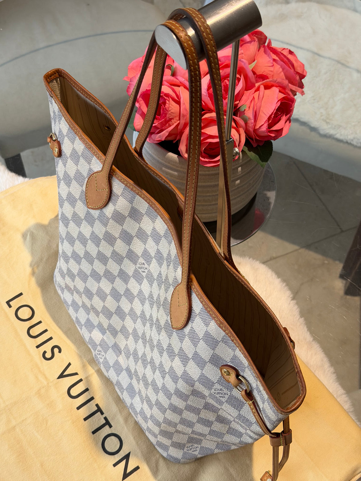 Louis Vuitton Neverfull MM in Damier Azur Canvas