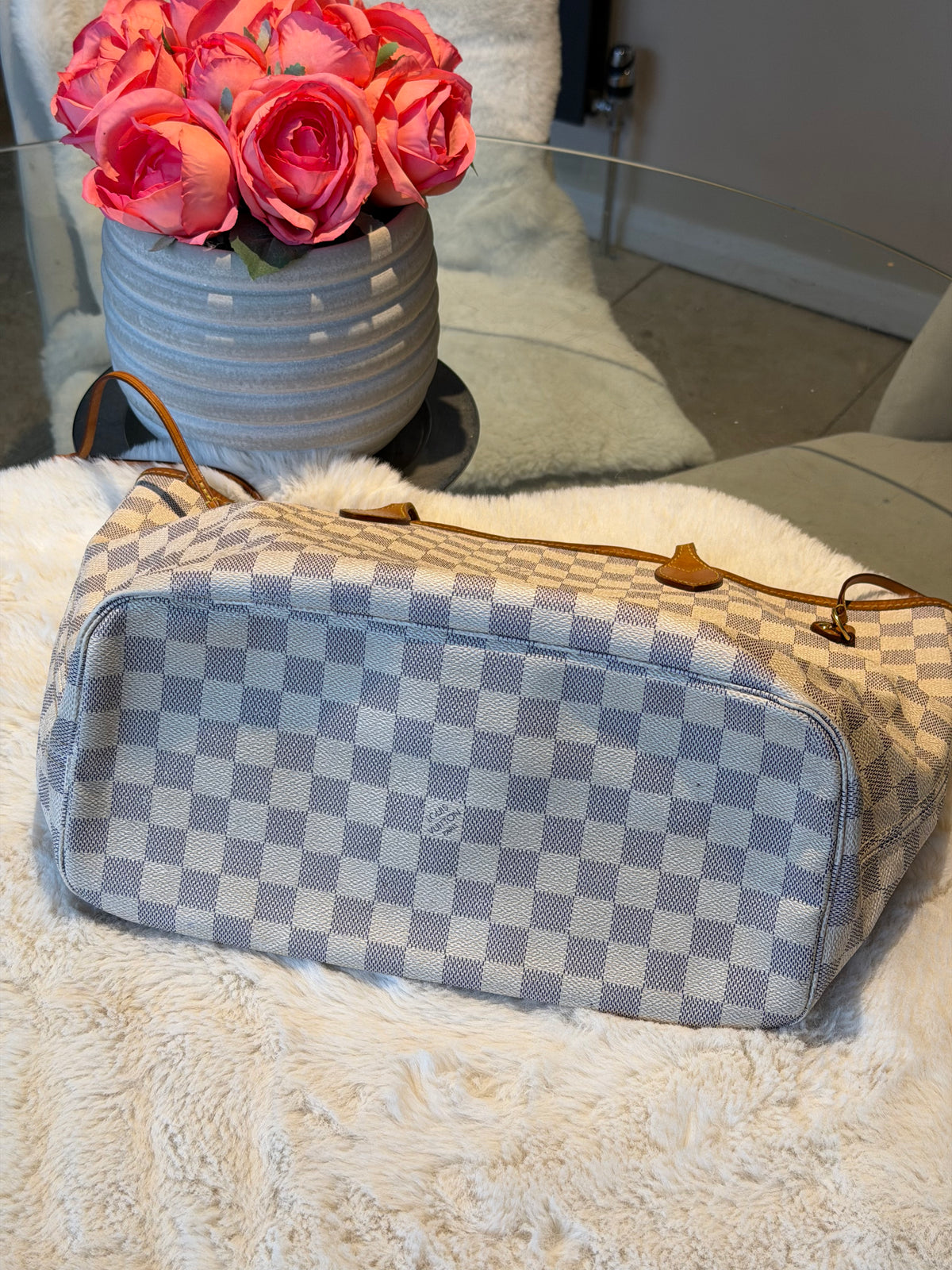 Louis Vuitton Neverfull MM in Damier Azur Canvas