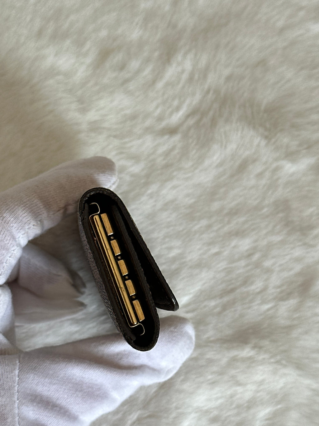 Louis Vuitton 4 Key Holder in Damier Ebene