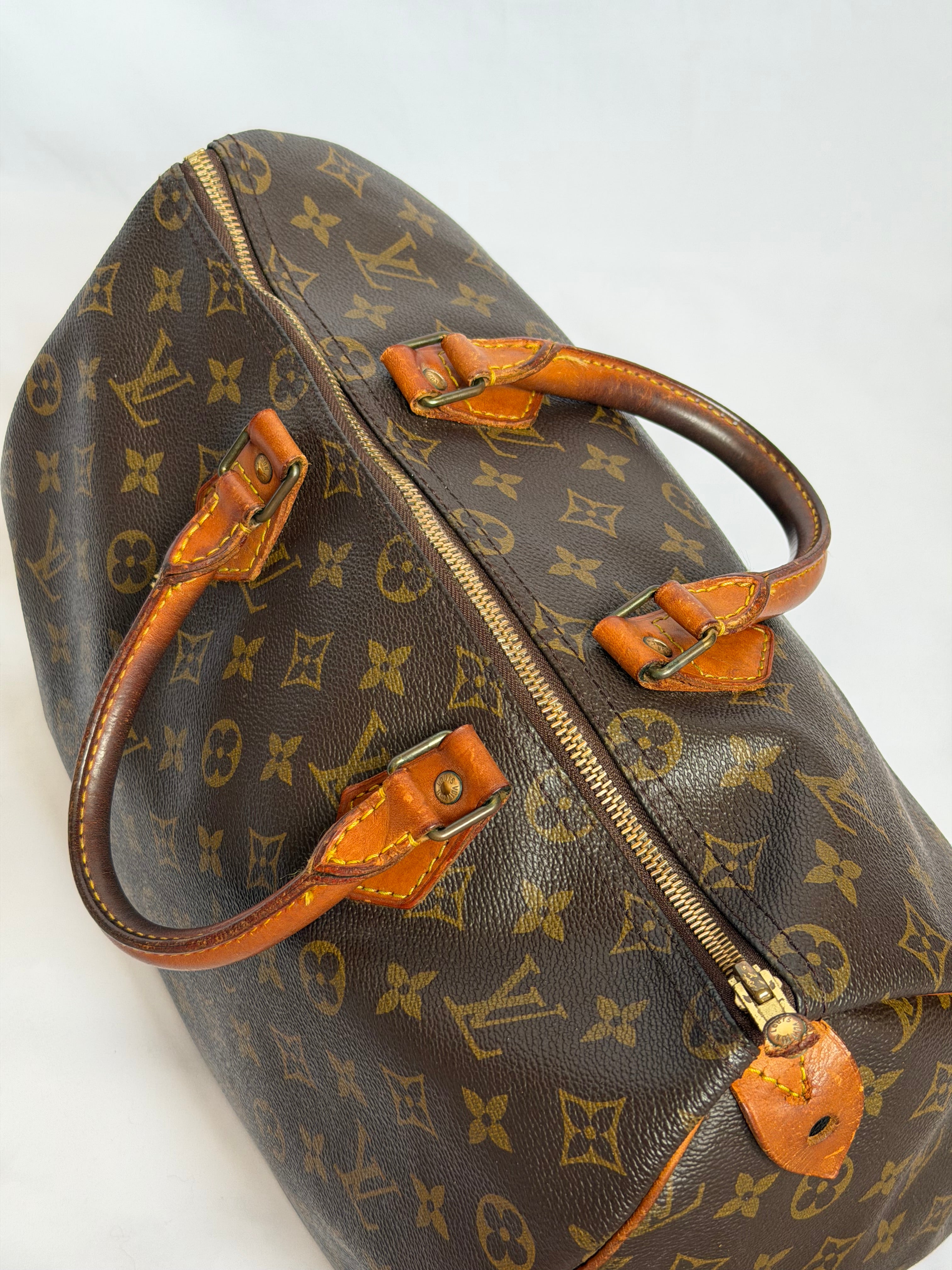Louis Vuitton Speedy 35 in Monogram Canvas