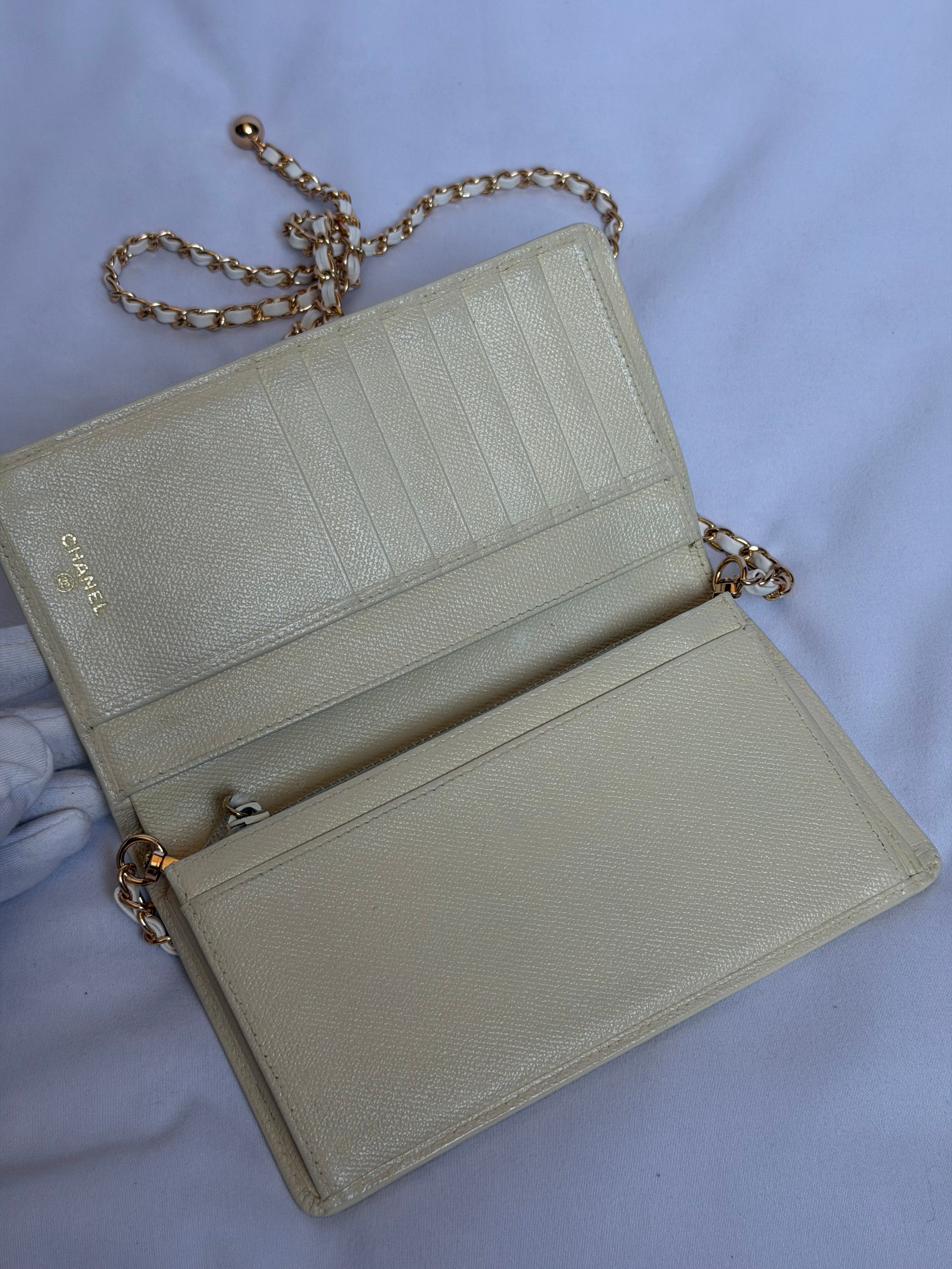 Chanel Wallet on Chain WOC in White Leather and Gold Logo
