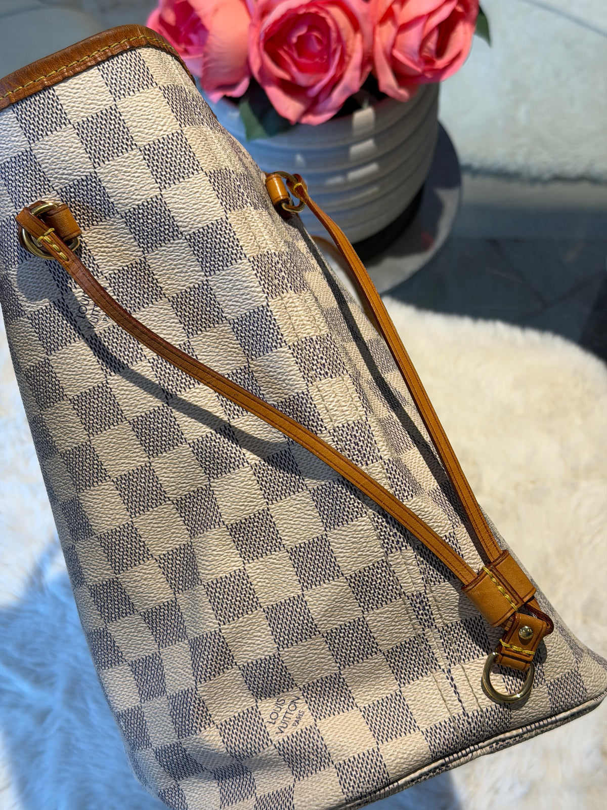 Louis Vuitton Neverfull MM in Damier Azur Canvas