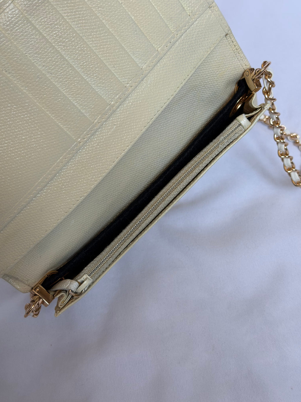Chanel Wallet on Chain WOC in White Leather and Gold Logo