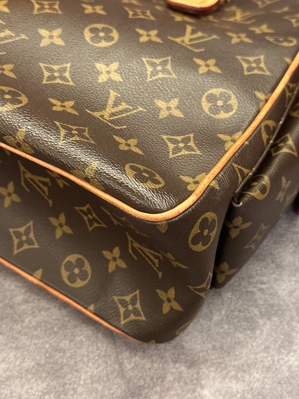 Louis Vuitton Multipli Cite Monogram Canvas