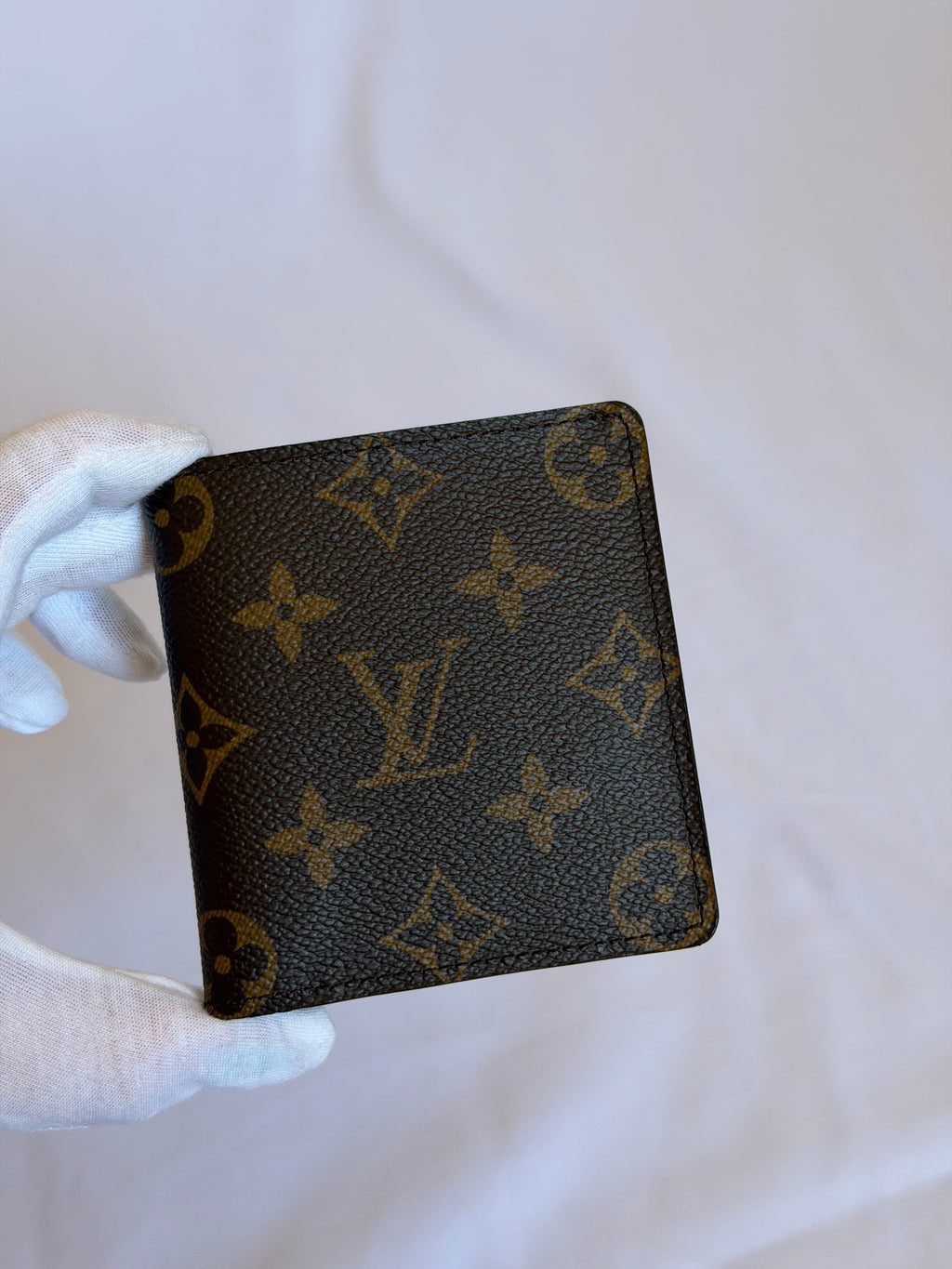 Louis Vuitton Wallet in Monogram Canvas