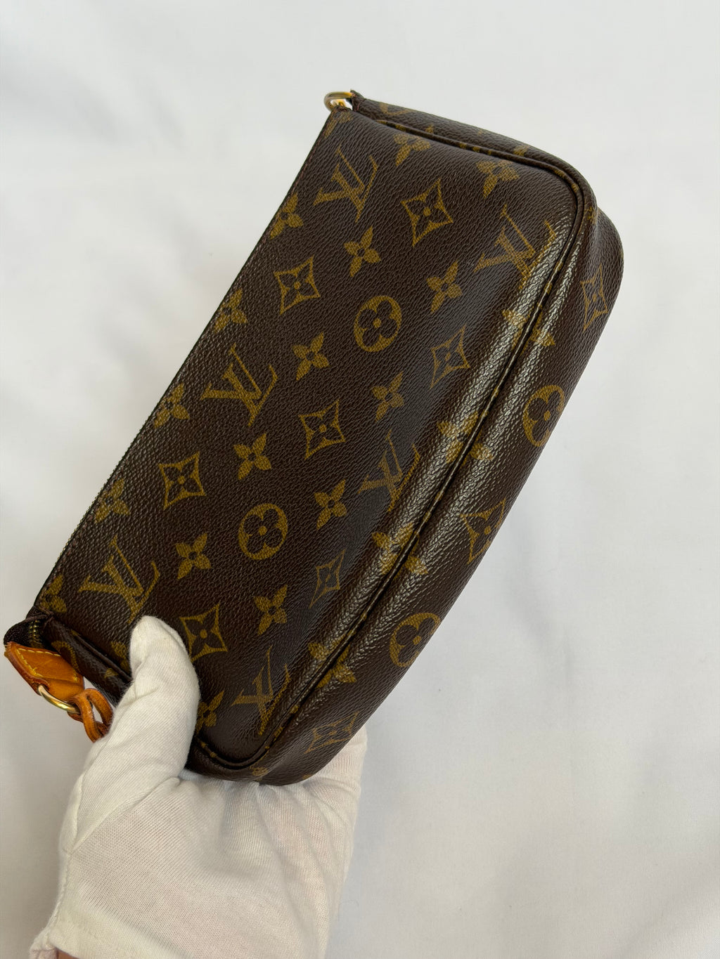Louis Vuitton Pochette in Monogram Canvas