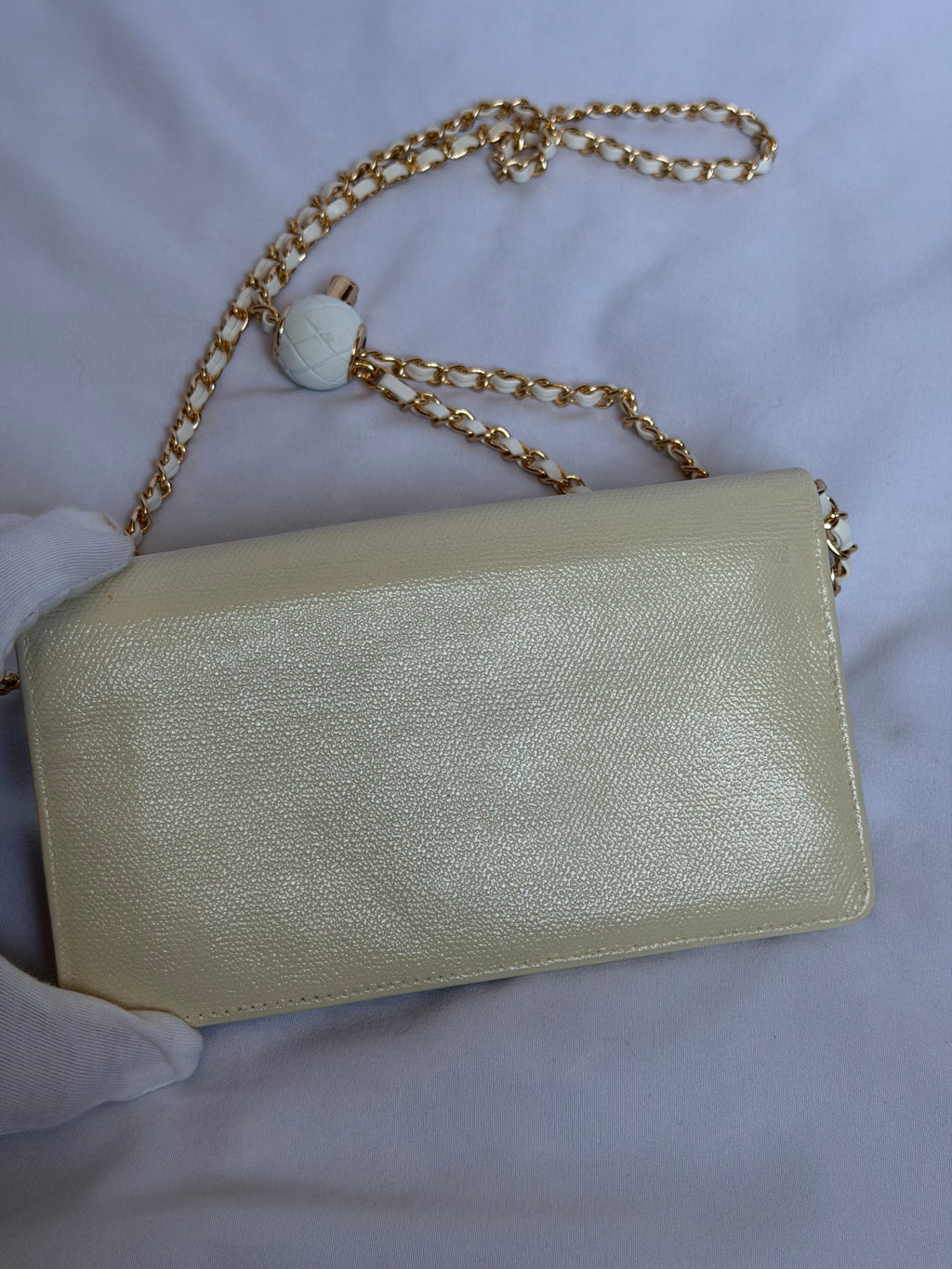 Chanel Wallet on Chain WOC in White Leather and Gold Logo