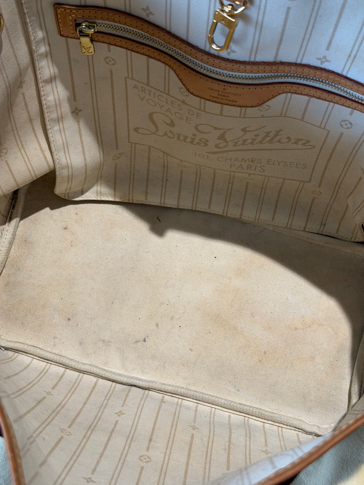 Louis Vuitton Neverfull MM in Damier Azur Canvas