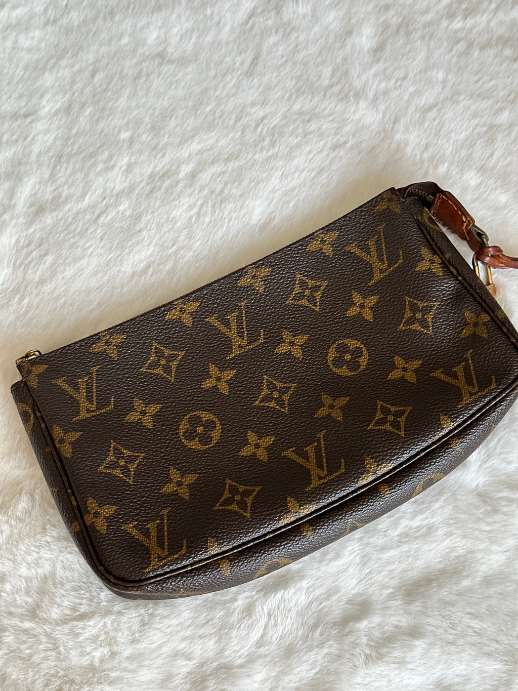 Louis Vuitton Vintage Pochette Accessories in Monogram