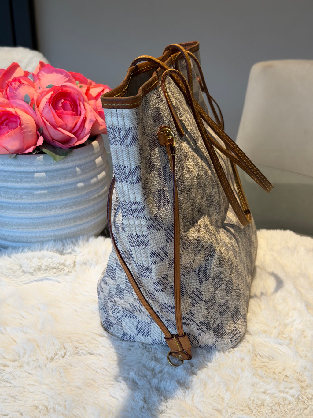 Louis Vuitton Neverfull MM in Damier Azur Canvas