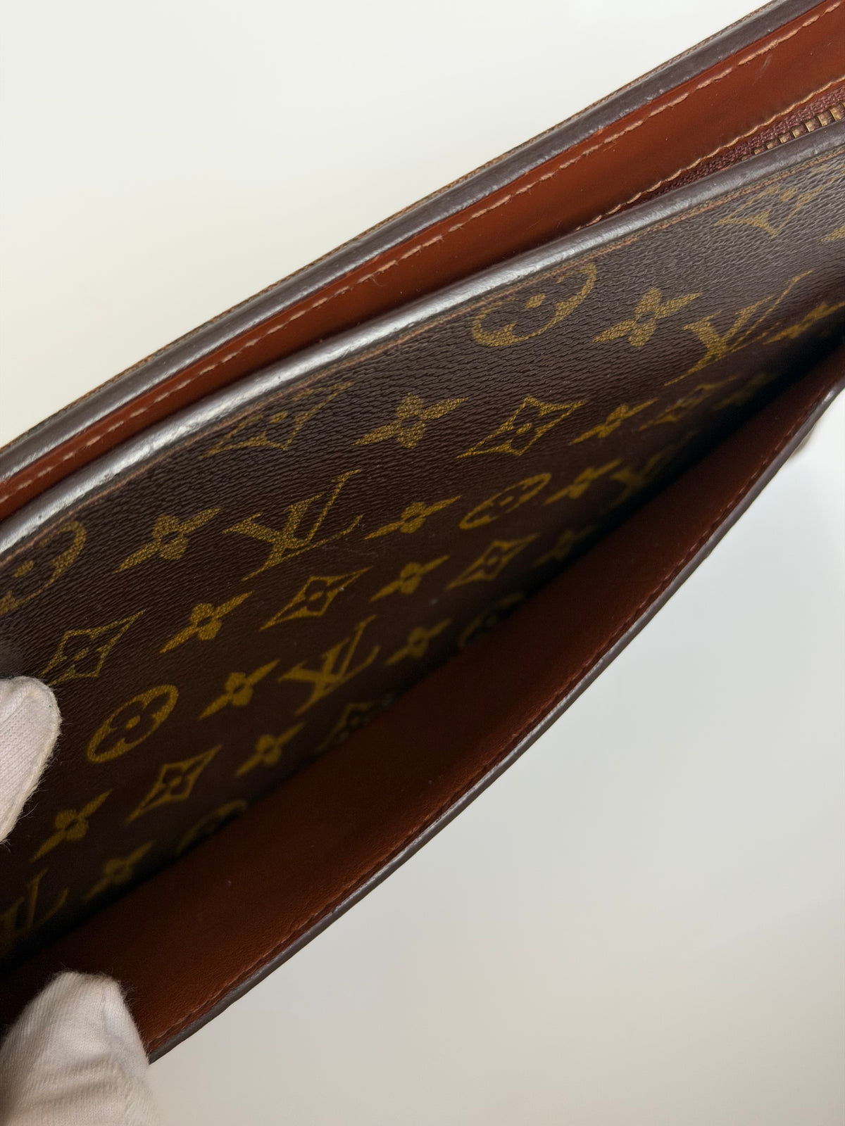 Louis Vuitton Pochette Homme in Monogram Canvas