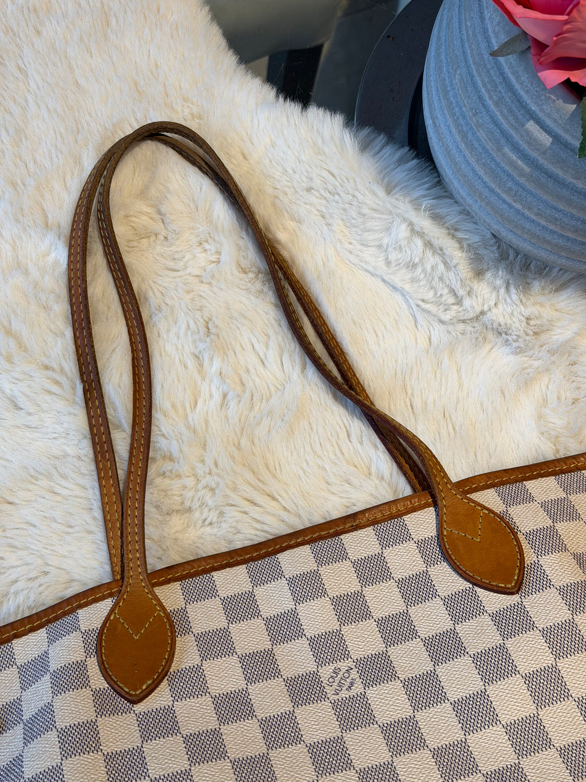 Louis Vuitton Neverfull MM in Damier Azur Canvas