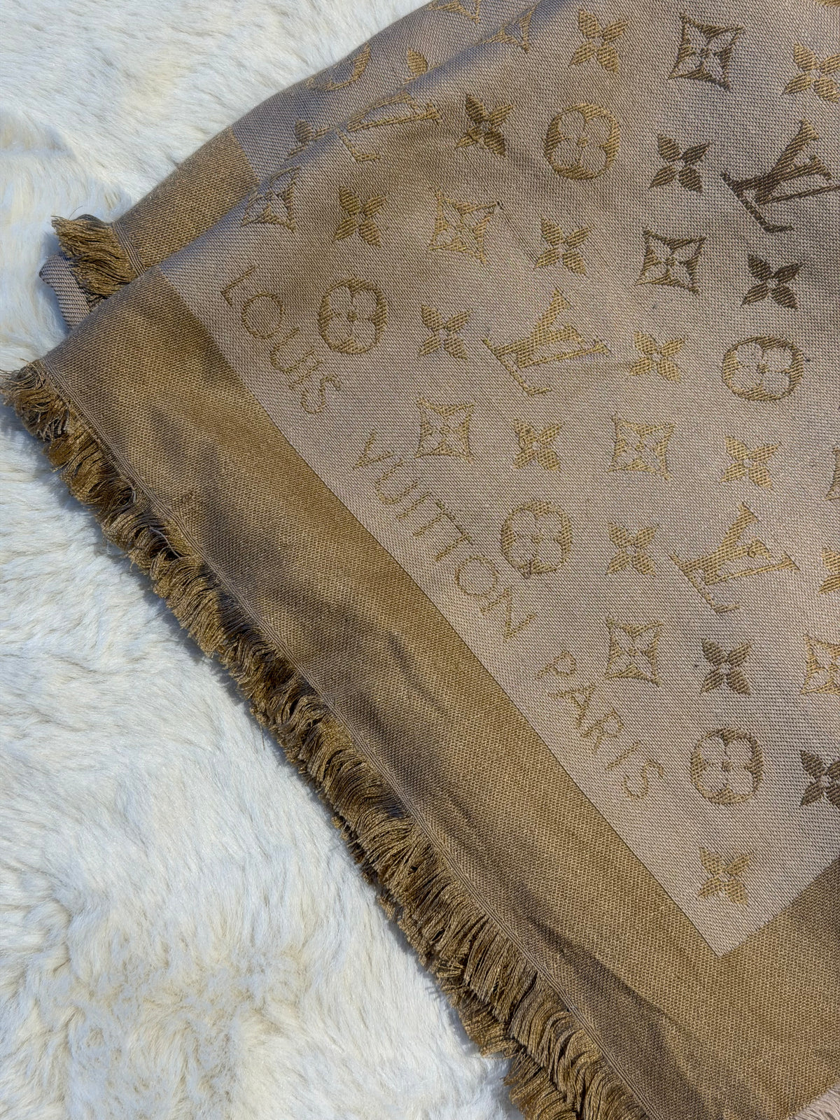 Louis Vuitton Monogram Shawl in Champagne