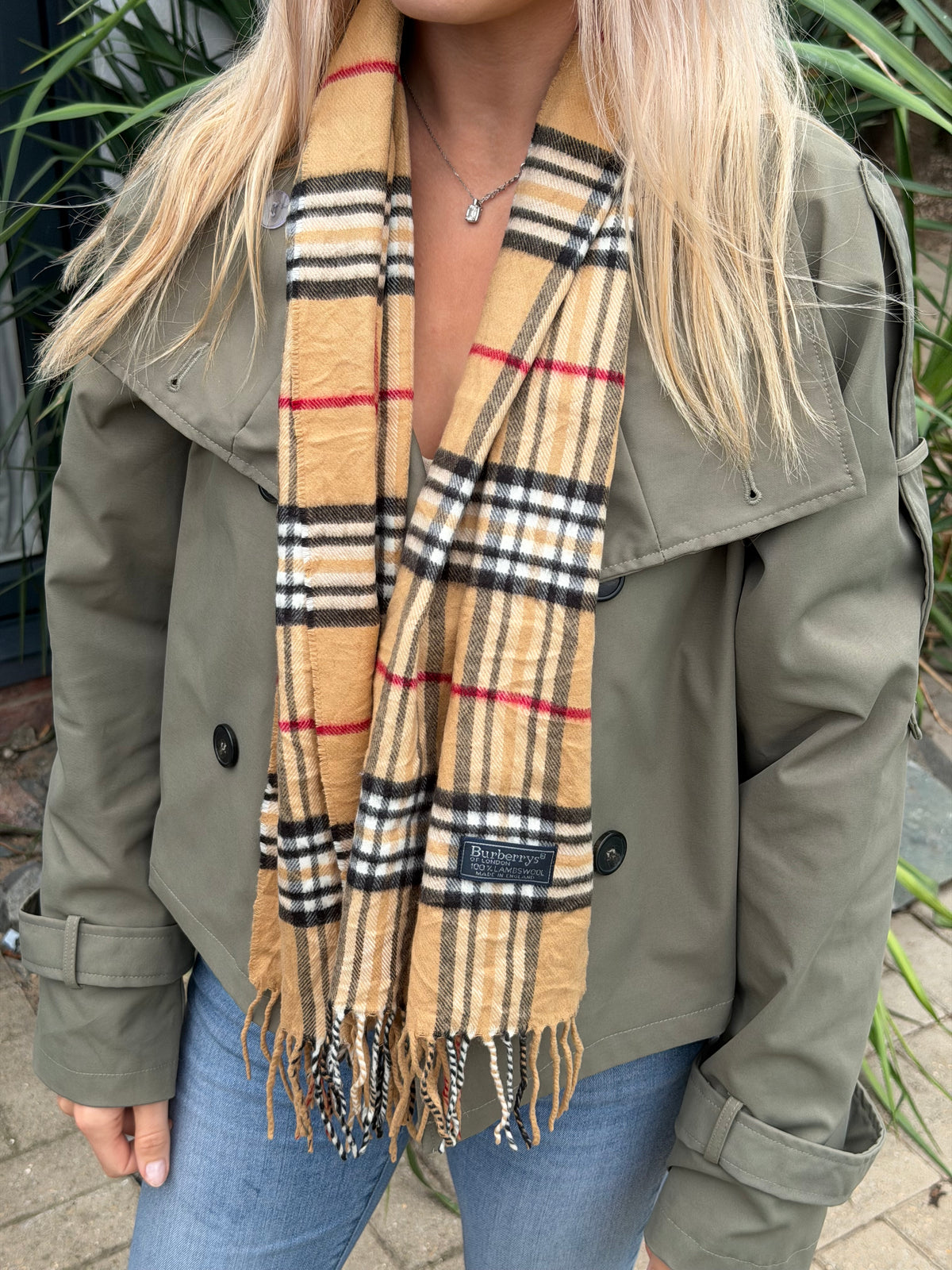 Burberry Classic Lambswool Scarf in Camel Nova Check