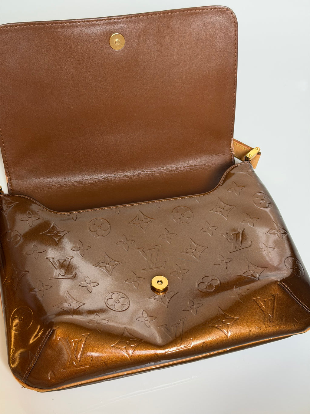 Louis Vuitton Thompson Street in Bronze Vernis Leather