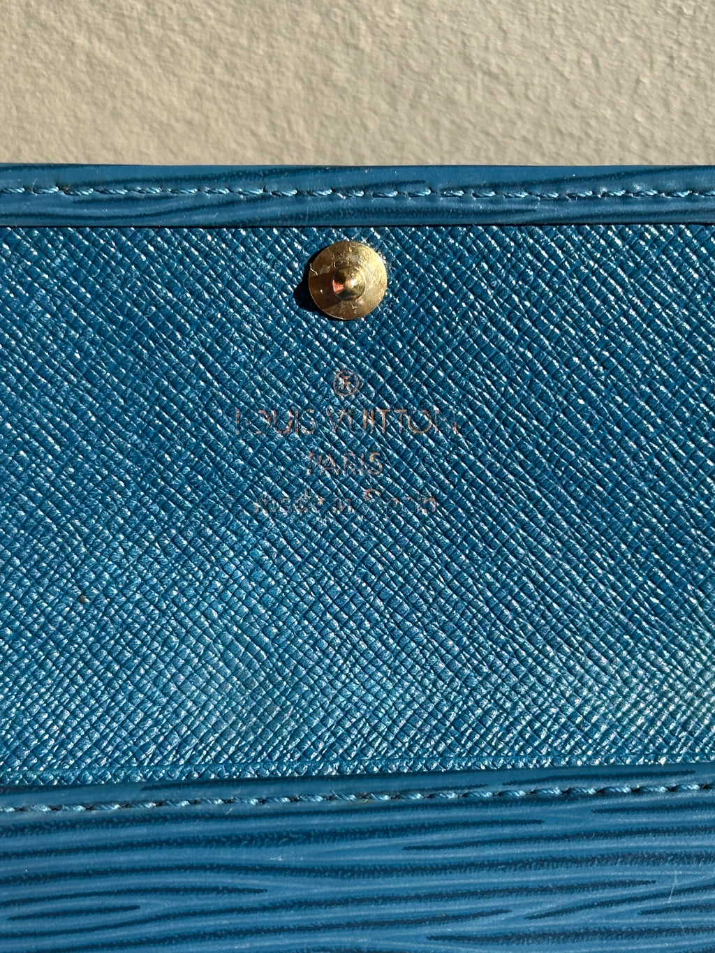 Louis Vuitton 4 Key Holder in Navy Blue Epi Leather