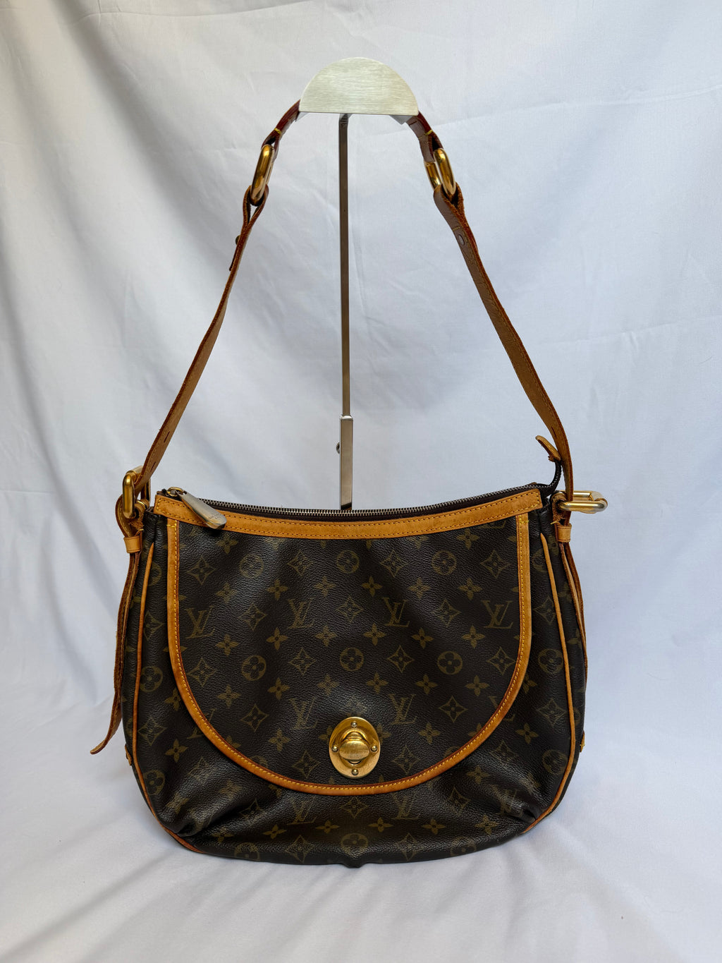 Louis Vuitton Tulum GM in Monogram Canvas