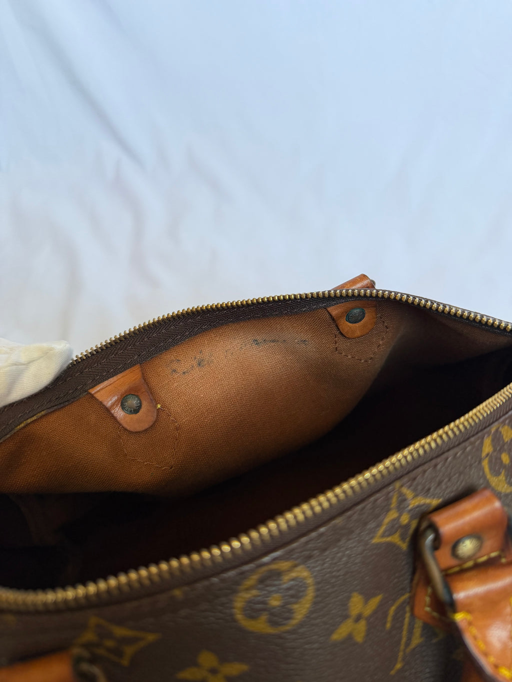 Louis Vuitton Vintage Speedy 30 in Monogram Canvas