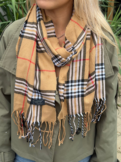 Burberry Classic Lambswool Scarf in Camel Nova Check