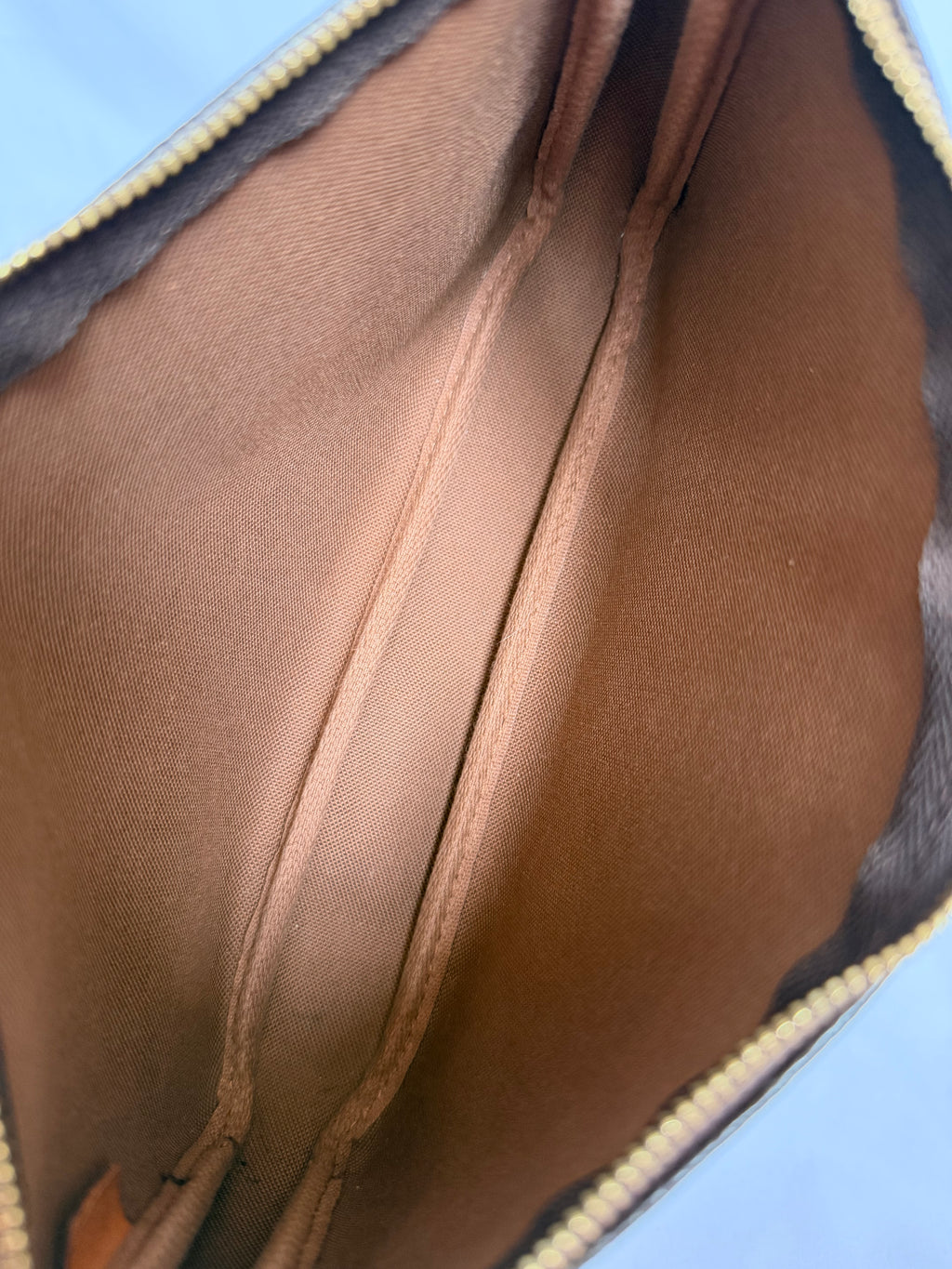 Louis Vuitton Pochette in Monogram Canvas