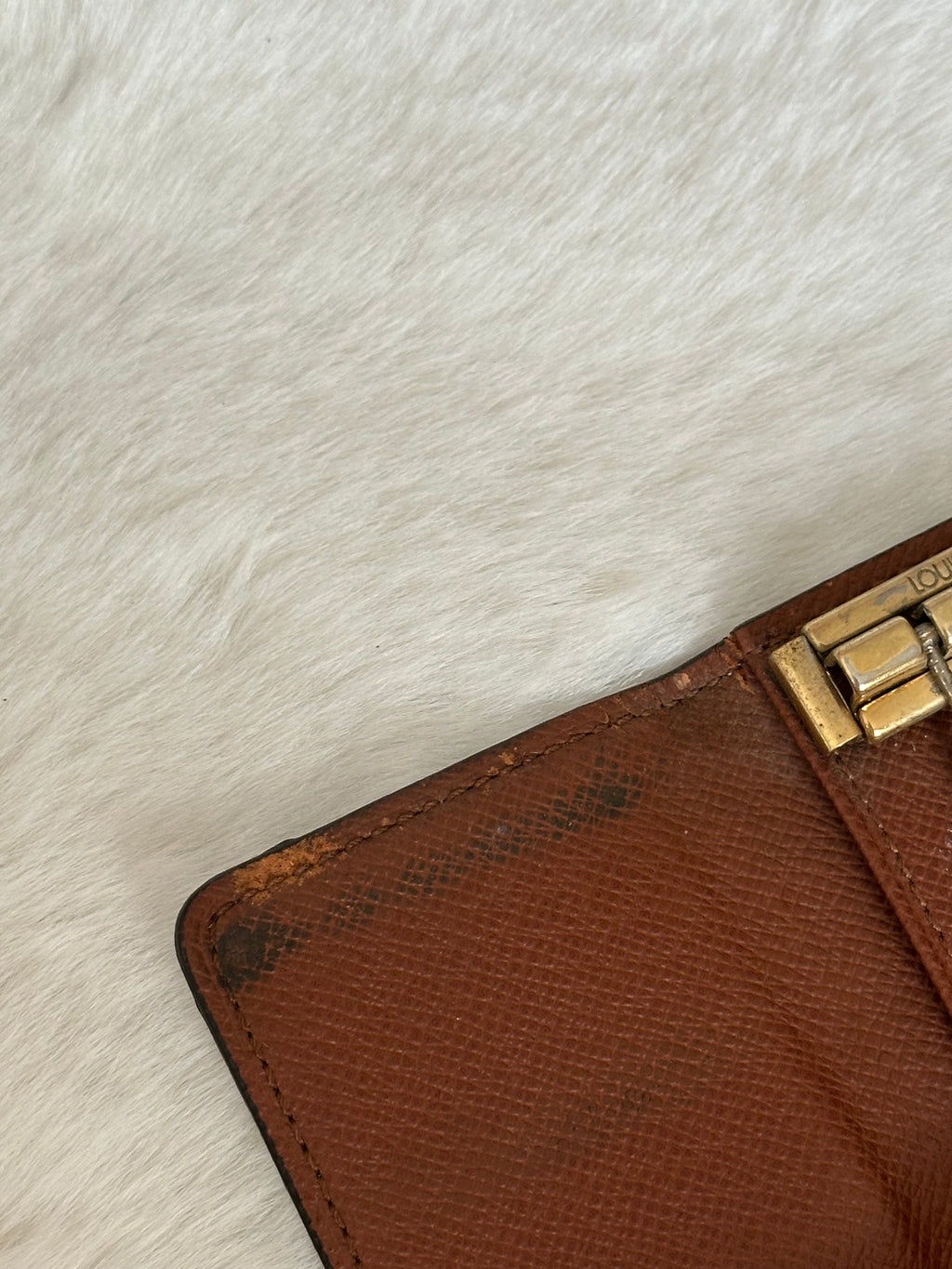 Louis Vuitton 4 Key Holder in Monogram