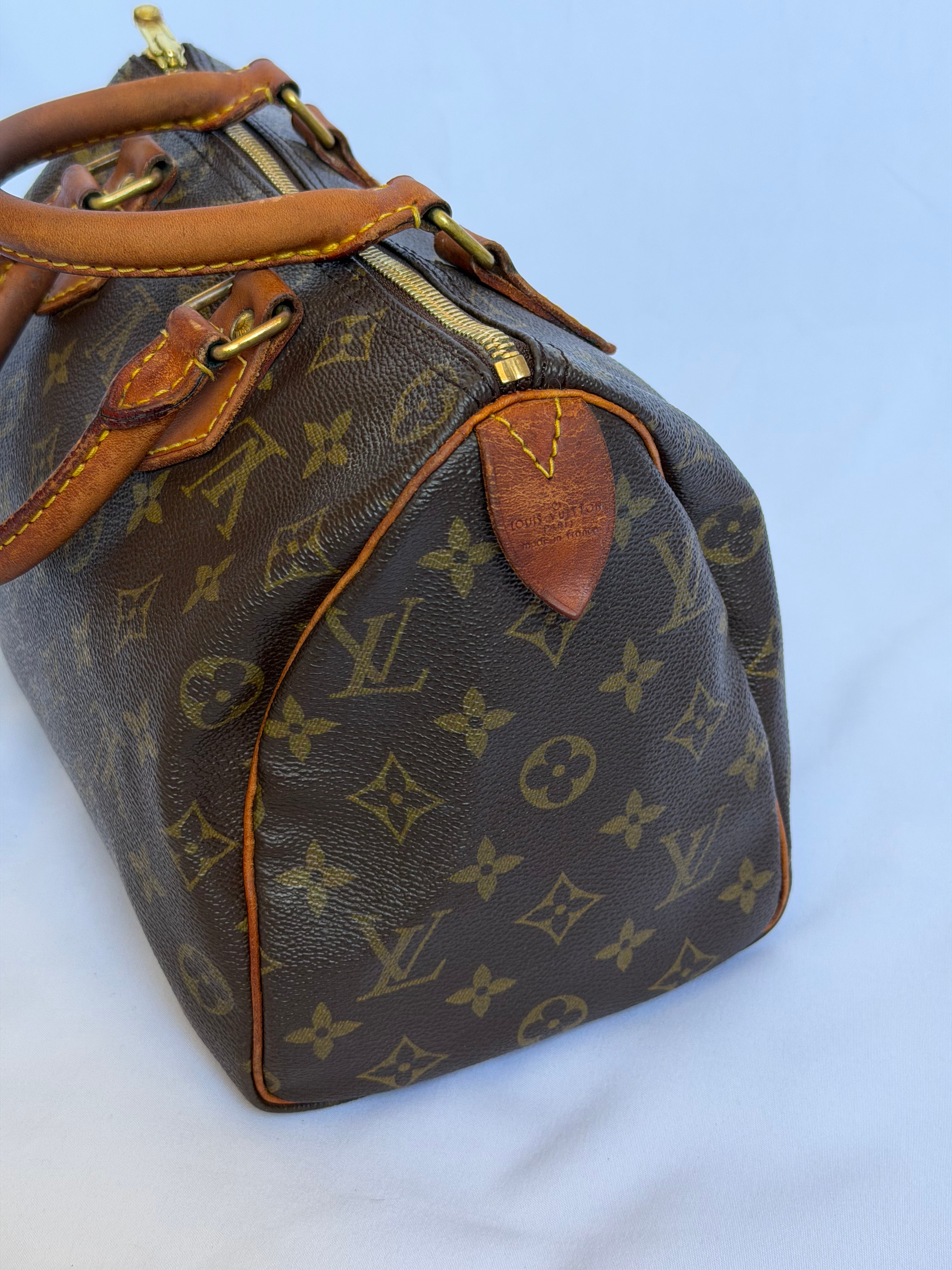 Louis Vuitton Speedy 25 in Monogram Canvas