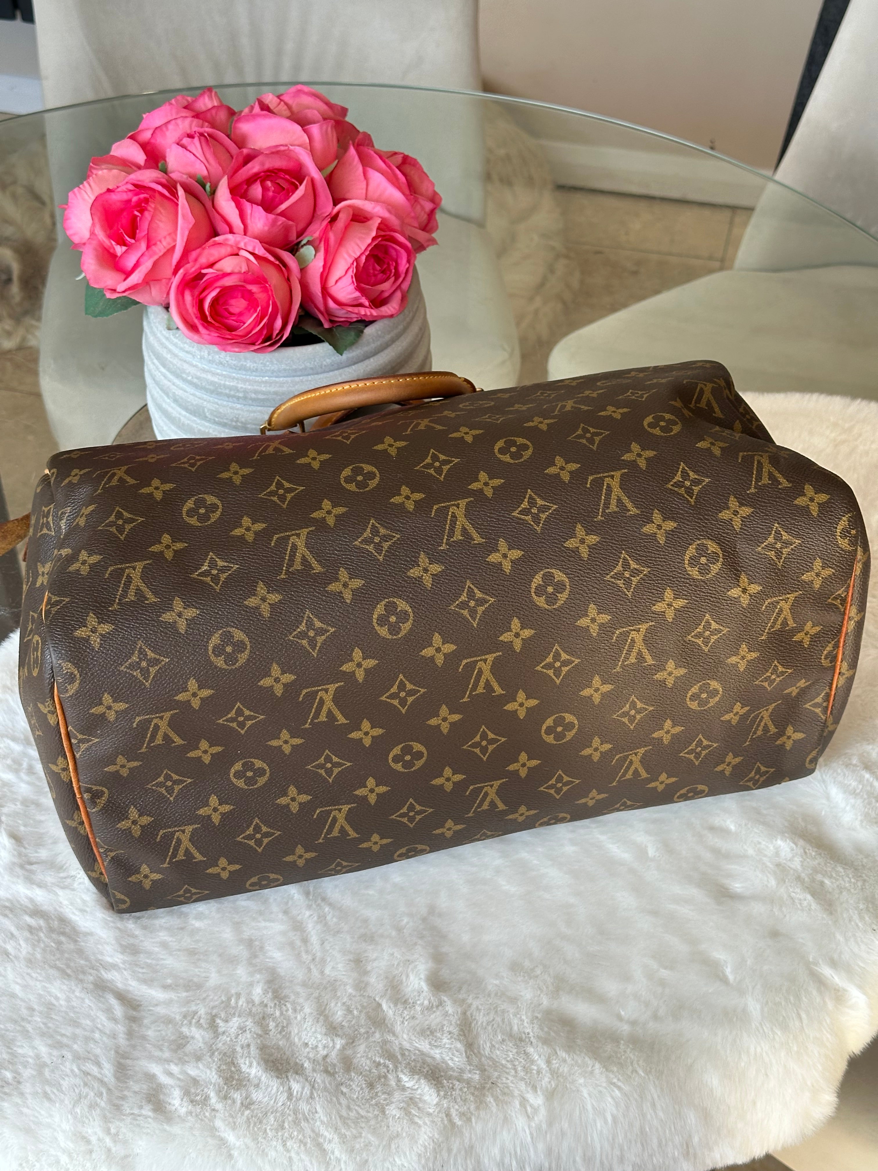 Louis Vuitton Speedy 40 in Monogram Canvas with Lock & Key