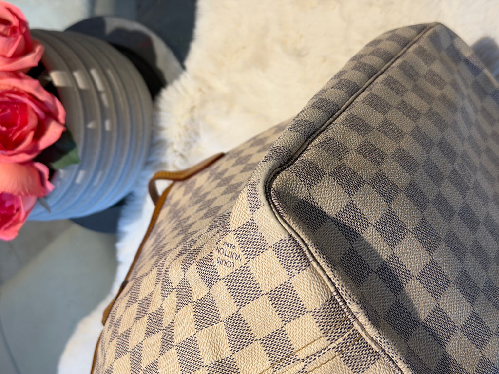 Louis Vuitton Neverfull MM in Damier Azur Canvas