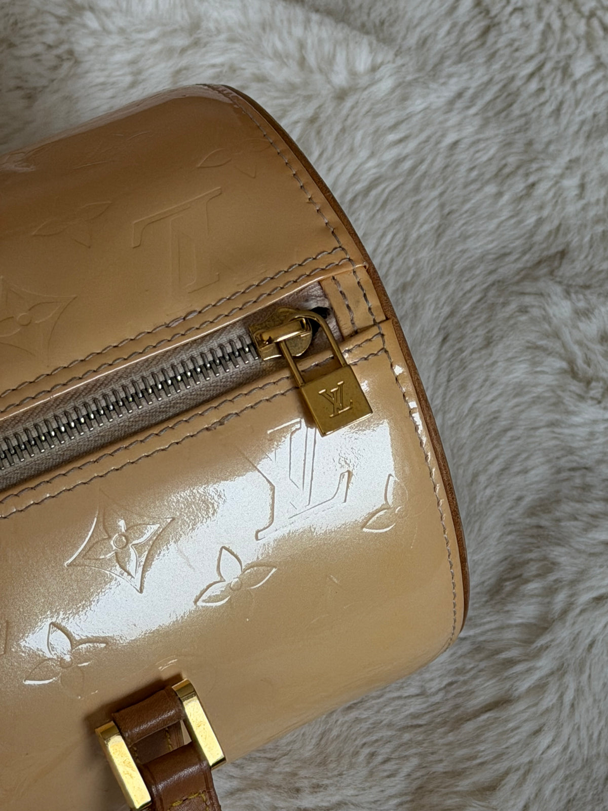 Louis Vuitton Bedford in Cream Vernis Leather