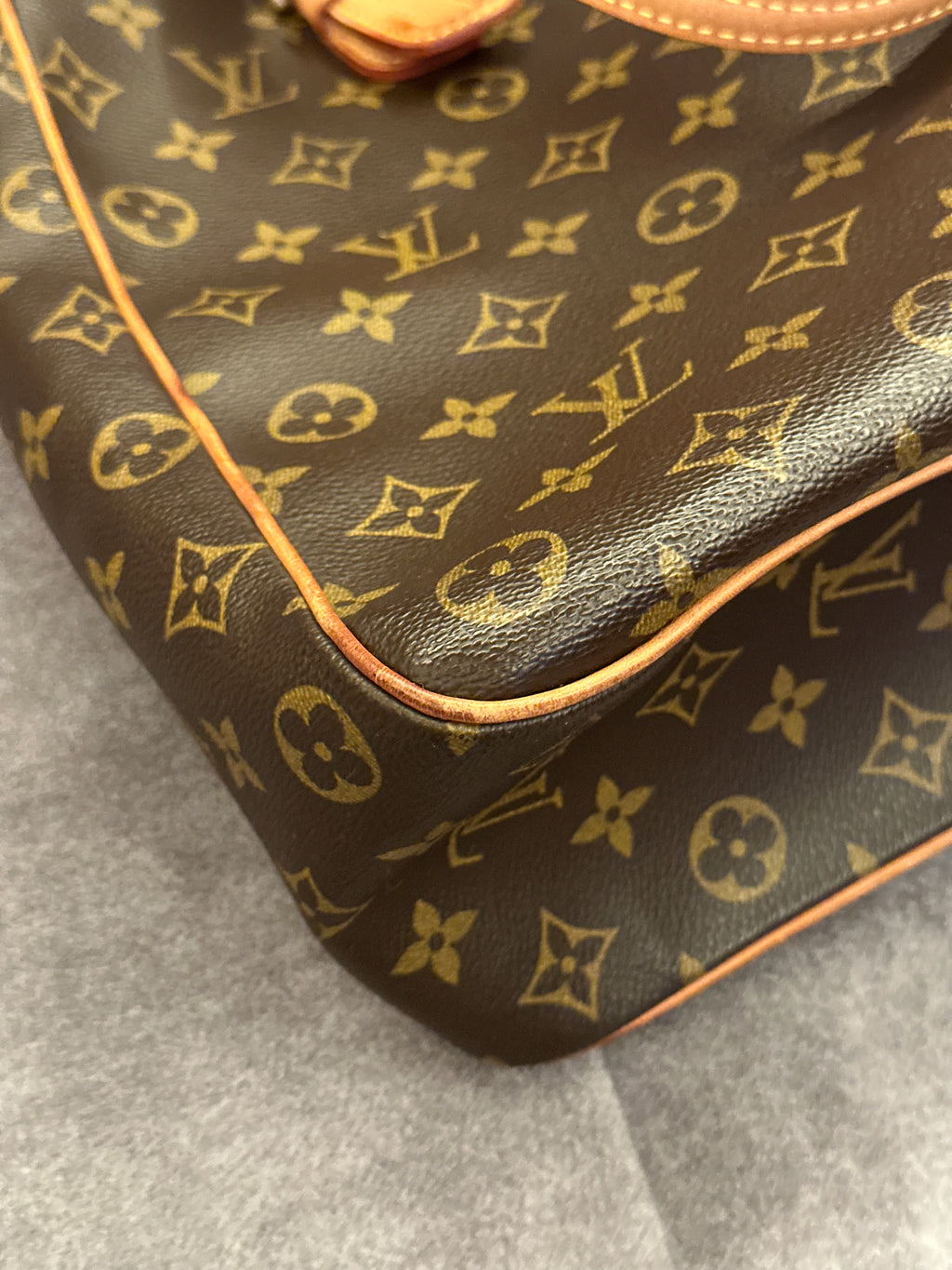 Louis Vuitton Multipli Cite Monogram Canvas