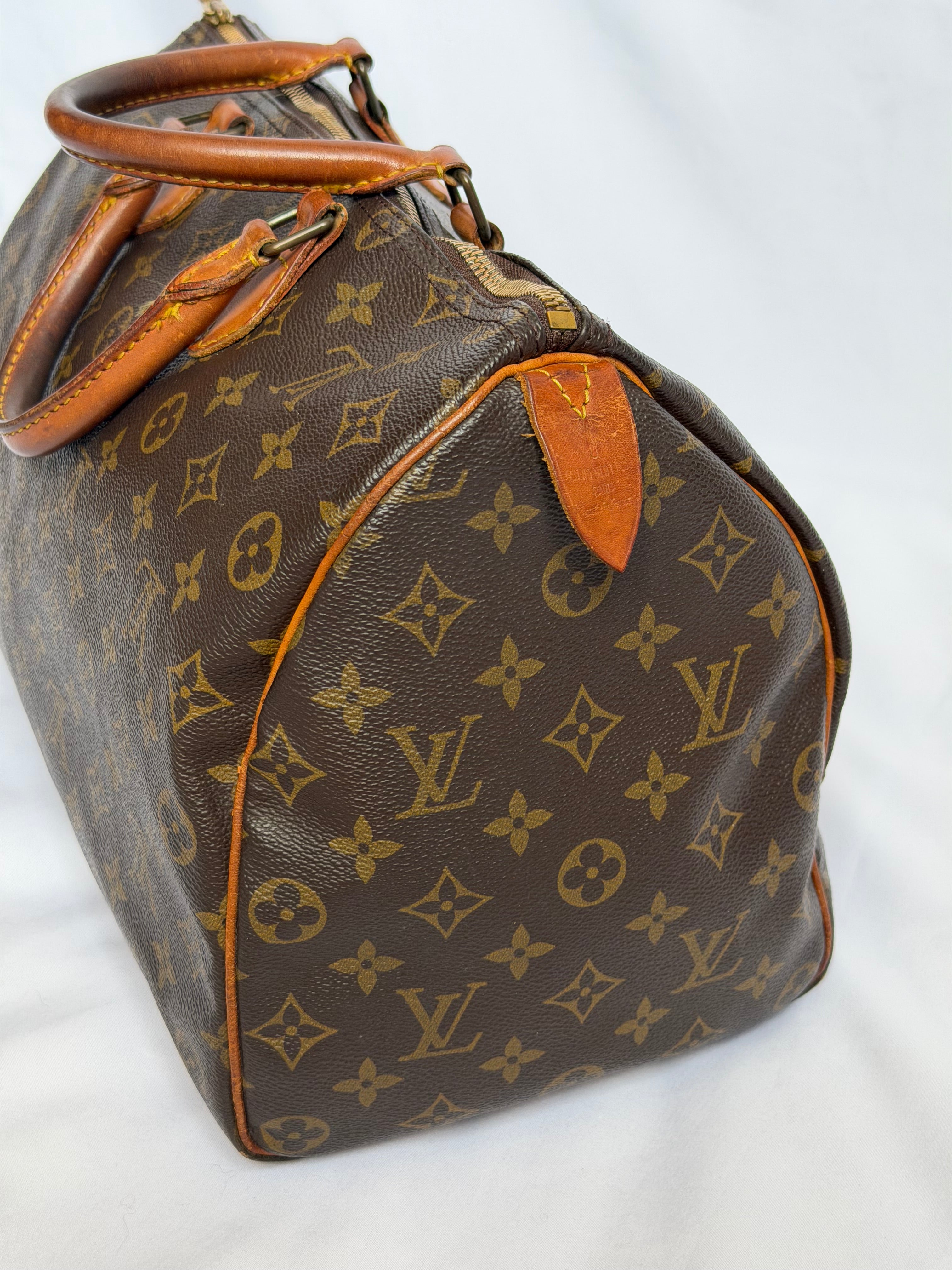 Louis Vuitton Speedy 35 in Monogram Canvas