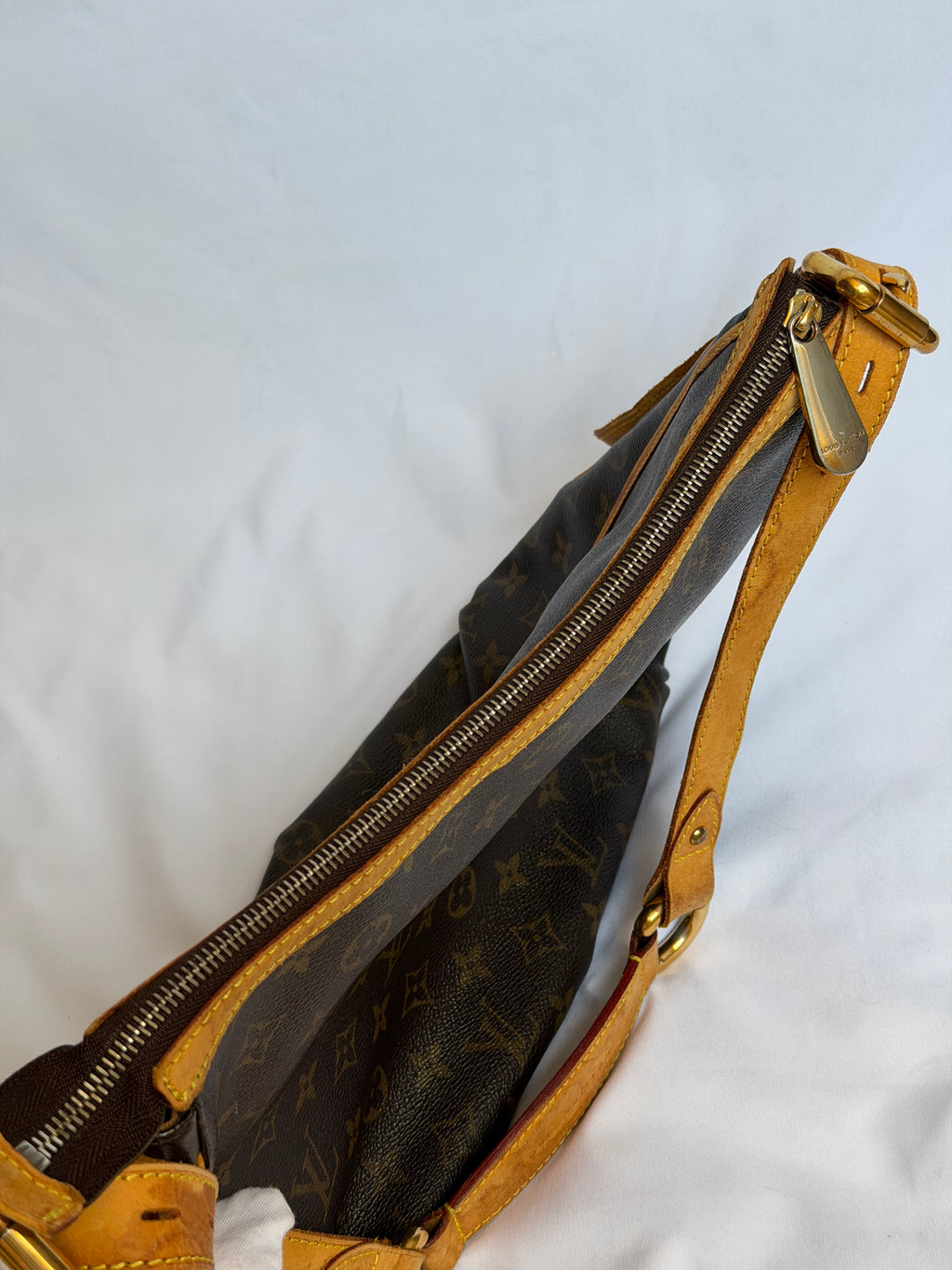 Louis Vuitton Tulum GM in Monogram Canvas