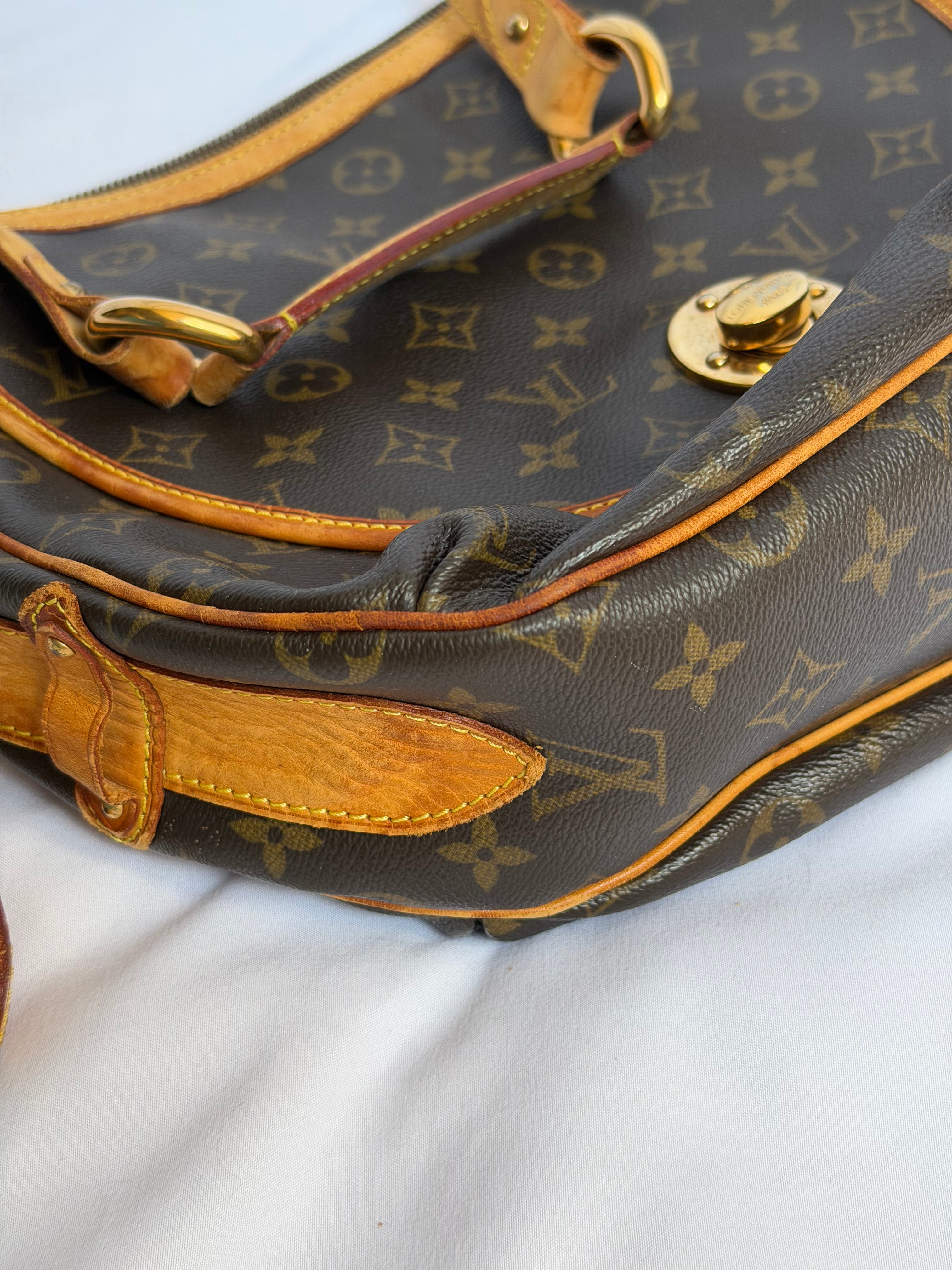 Louis Vuitton Tulum GM in Monogram Canvas