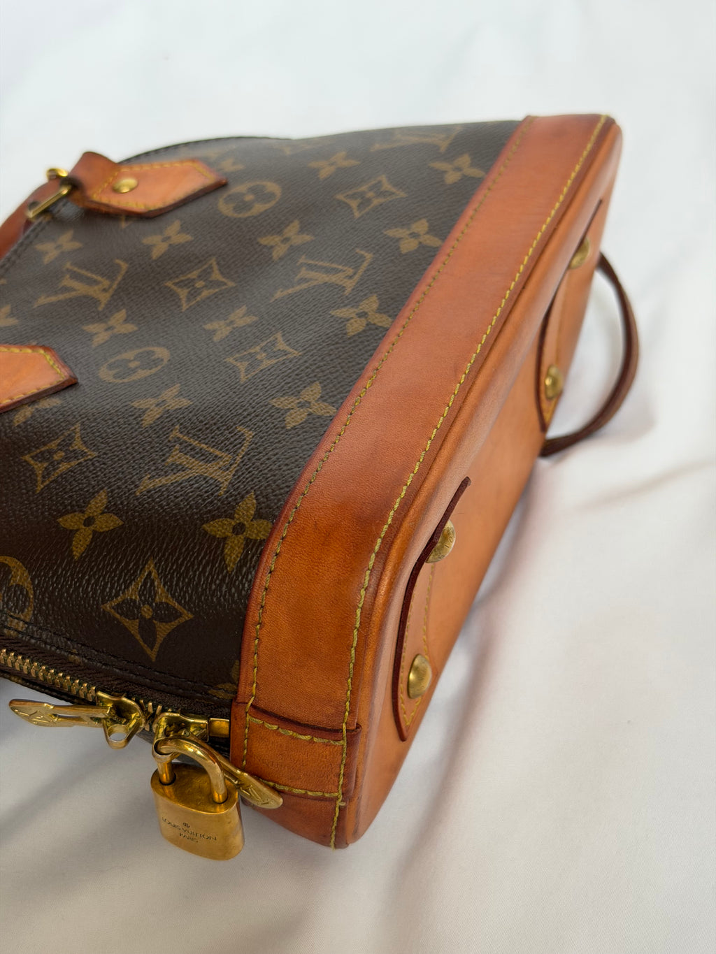 Louis Vuitton Alma BB in Monogram