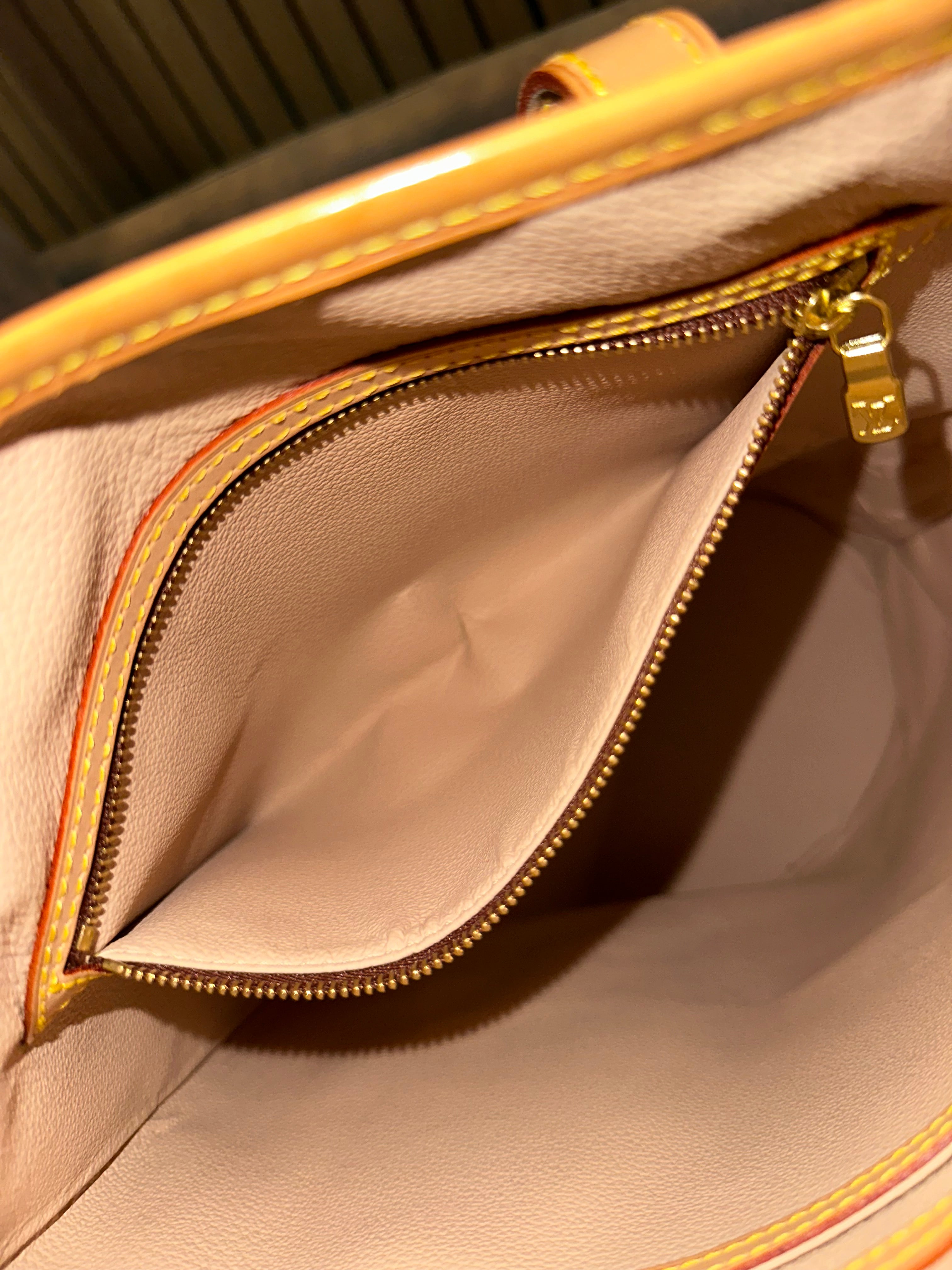 Louis Vuitton Bucket GM Monogram Canvas