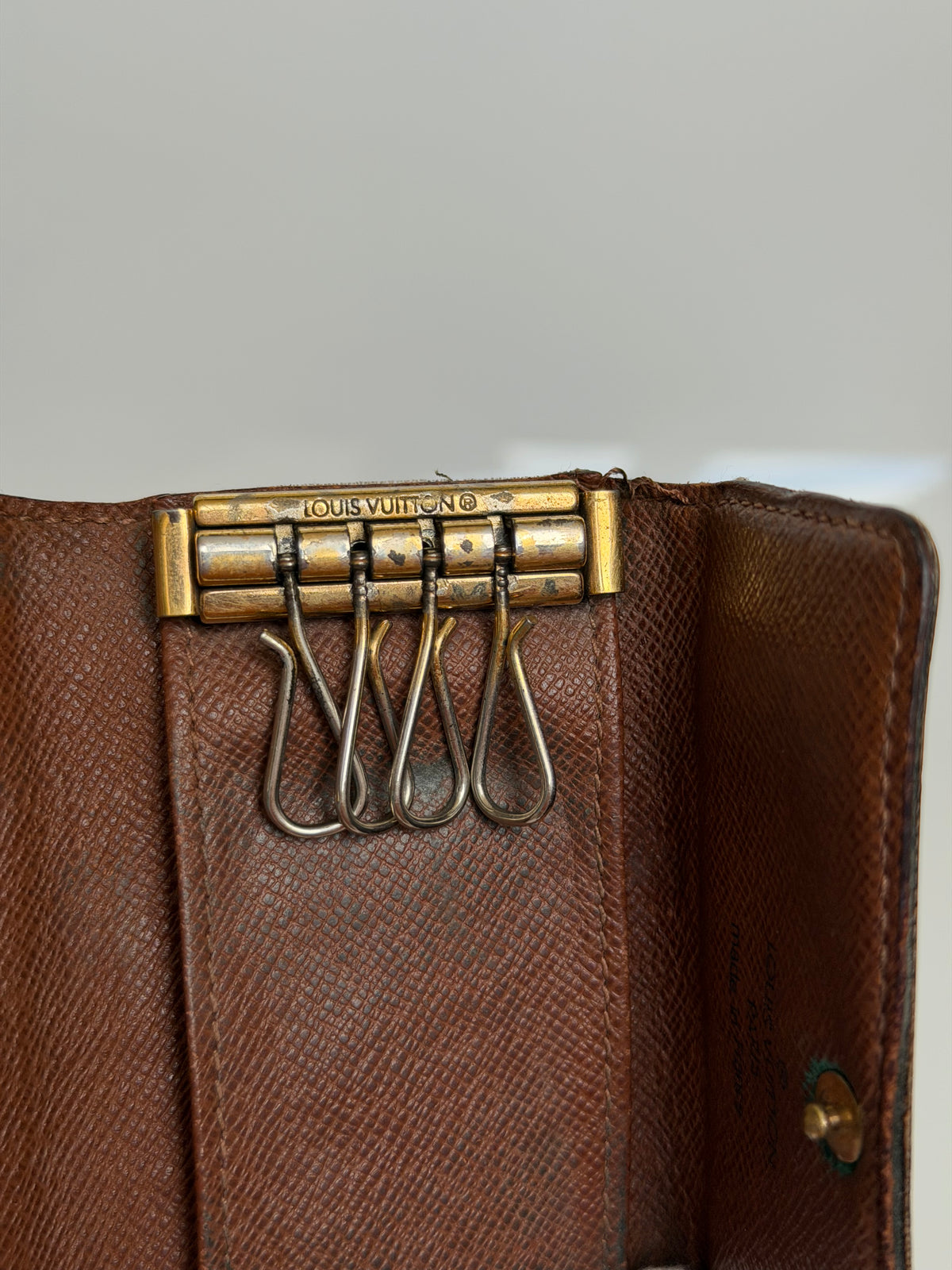 Louis Vuitton 4 Key Holder in Monogram Canvas