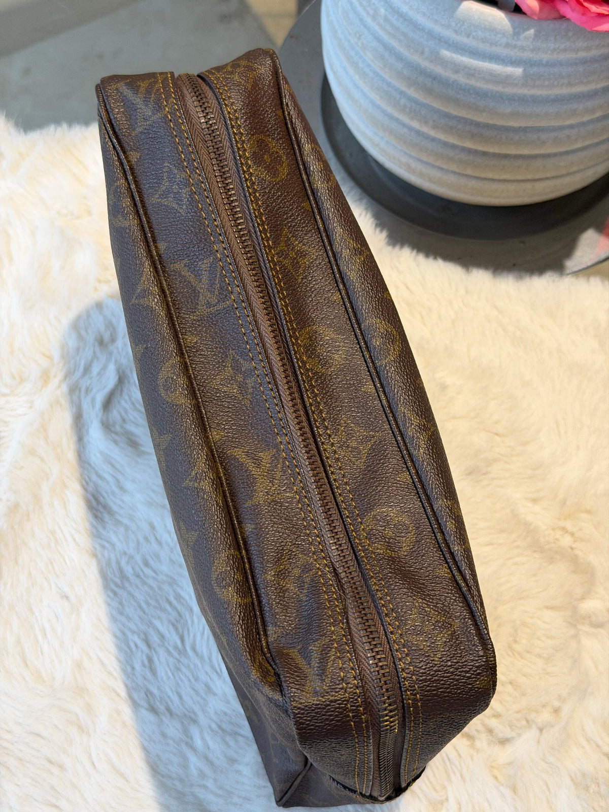 Louis Vuitton Trousse 28 in Monogram Canvas