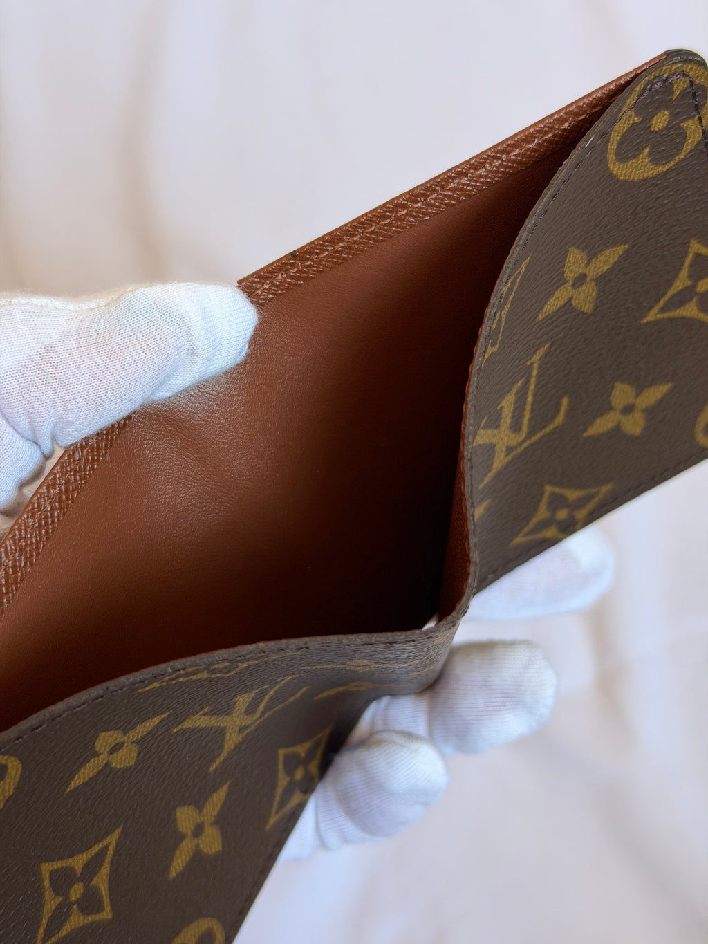 Louis Vuitton Wallet in Monogram Canvas
