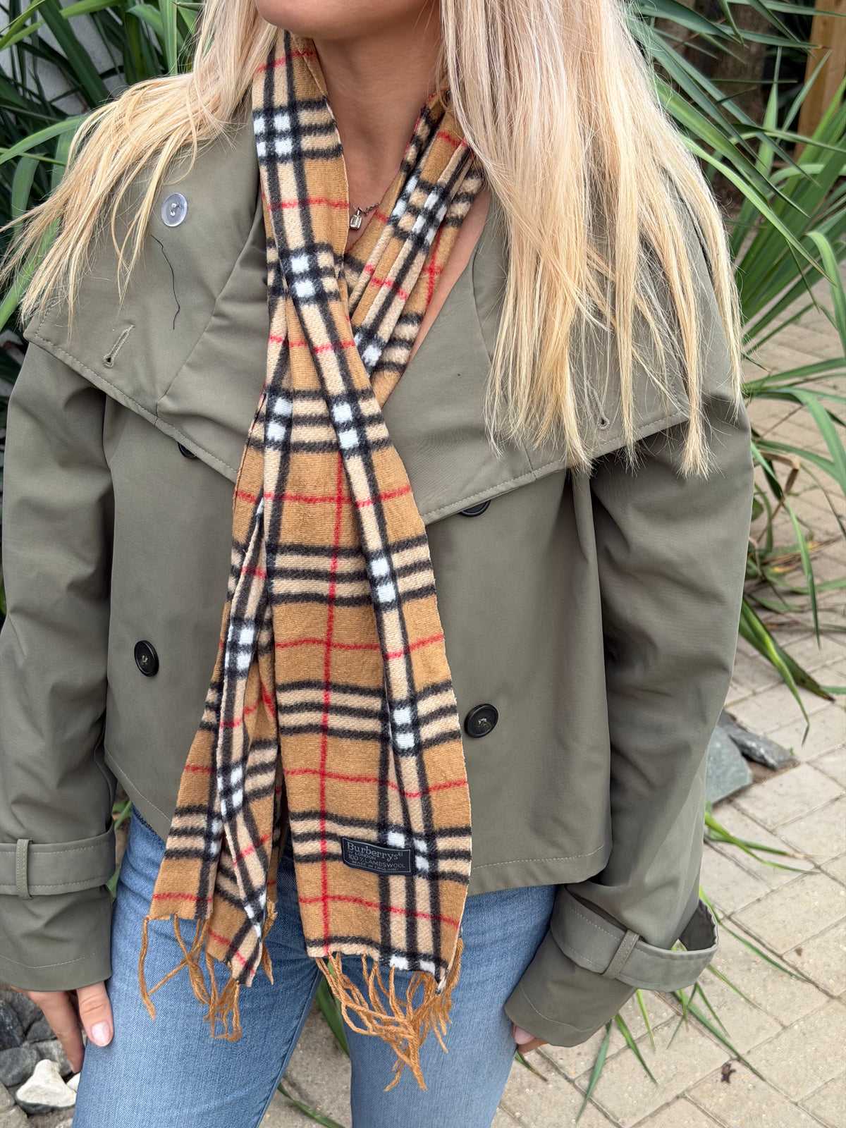 Burberry Classic Lambswool Scarf in Camel Nova Check