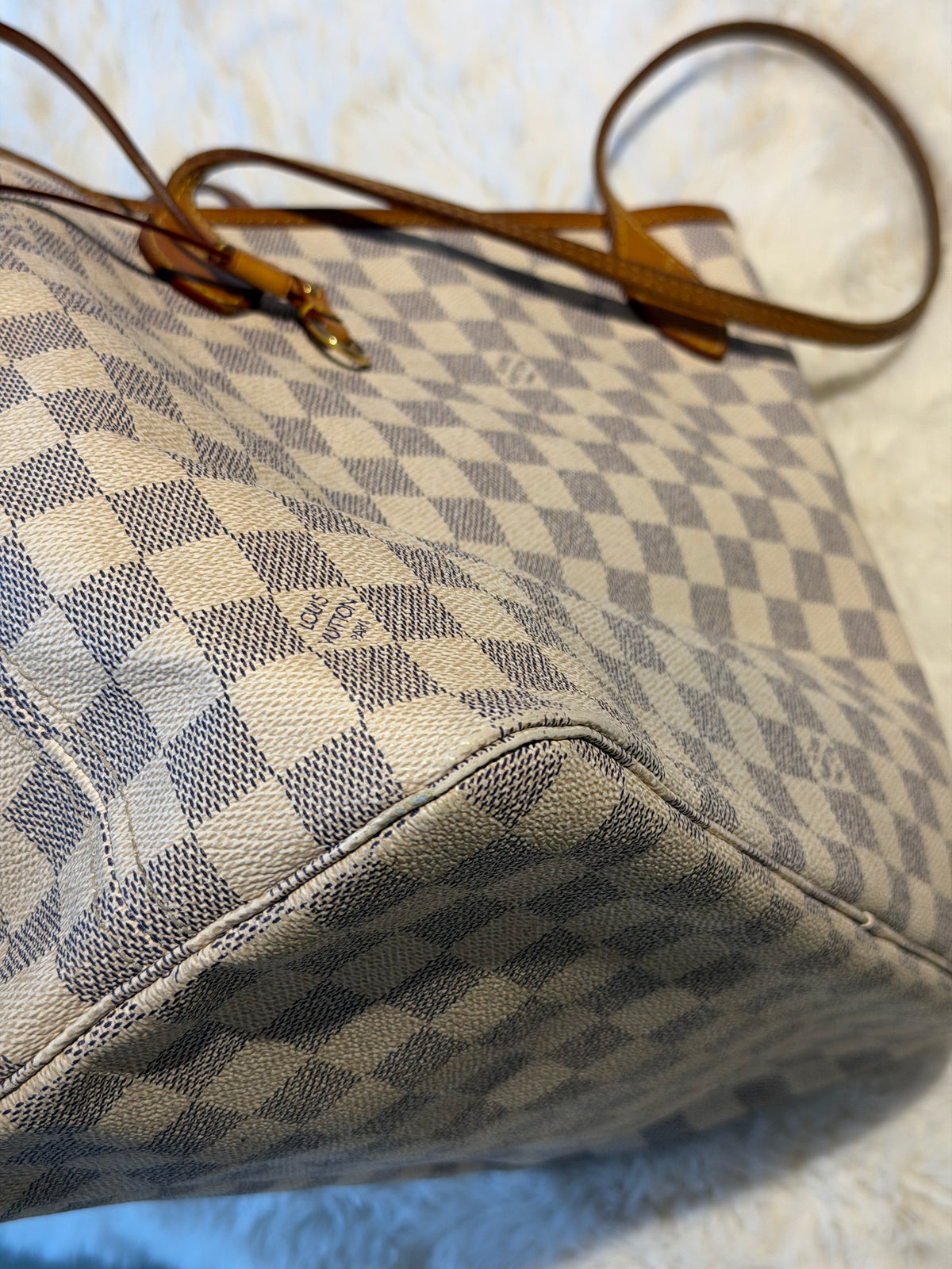 Louis Vuitton Neverfull MM in Damier Azur Canvas