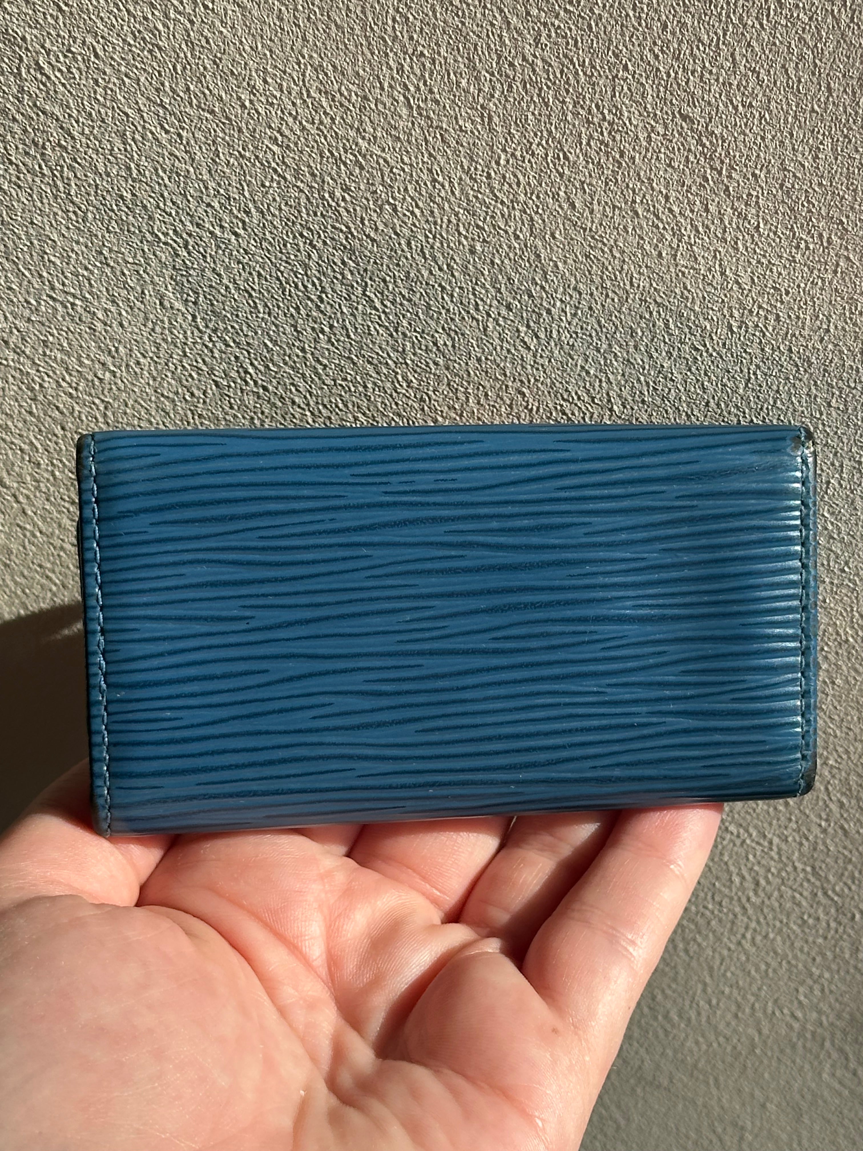 Louis Vuitton 4 Key Holder in Navy Blue Epi Leather