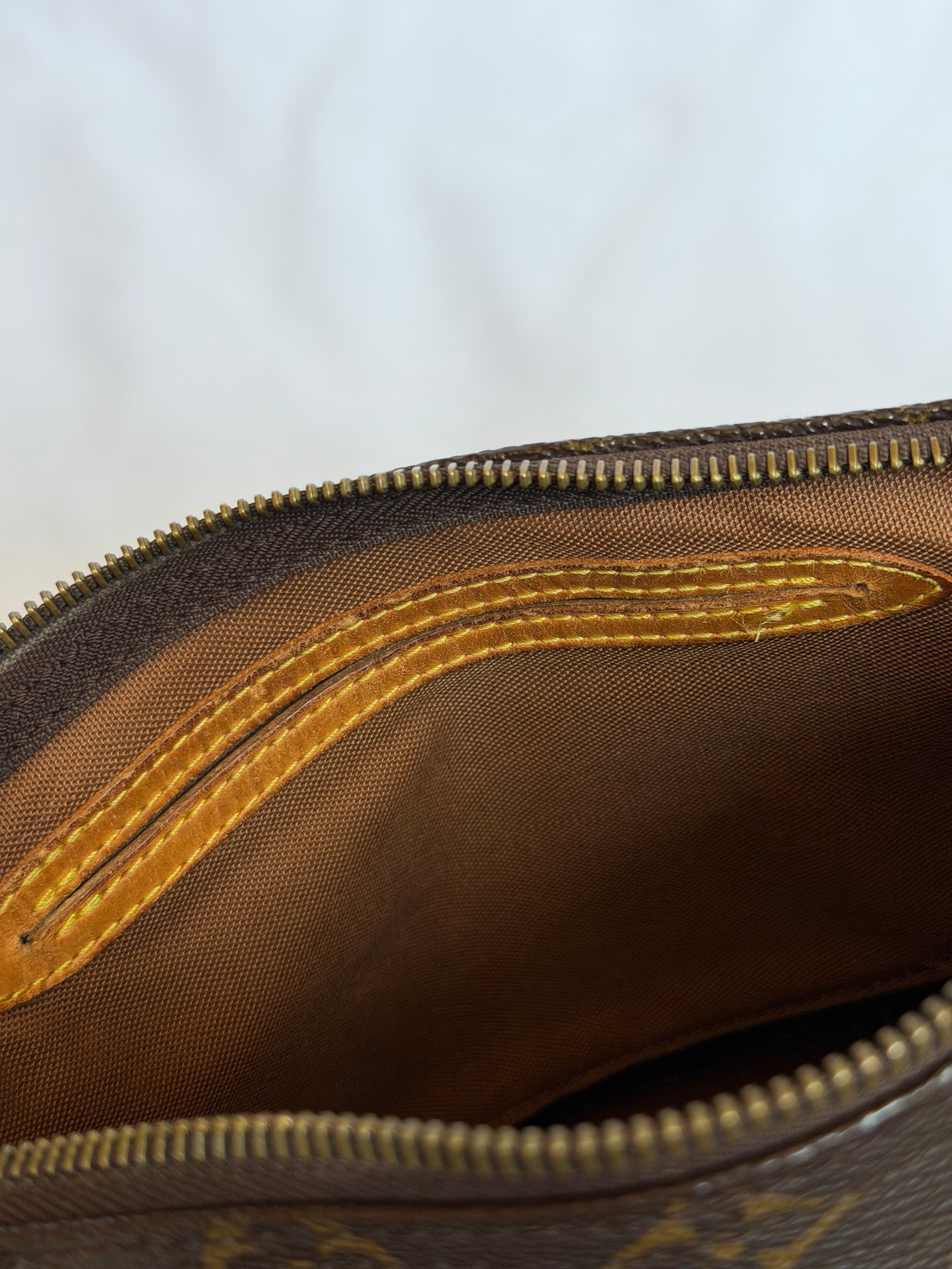 Louis Vuitton Speedy 25 in Monogram Canvas