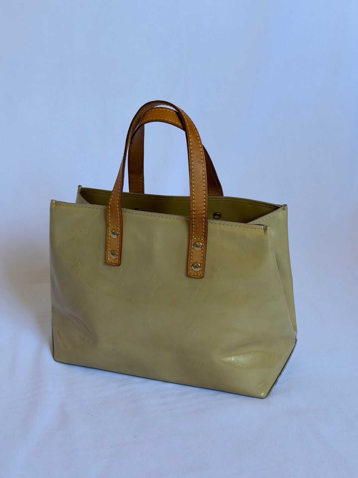 Louis Vuitton Reade PM in Golden Yellow Vernis Leather