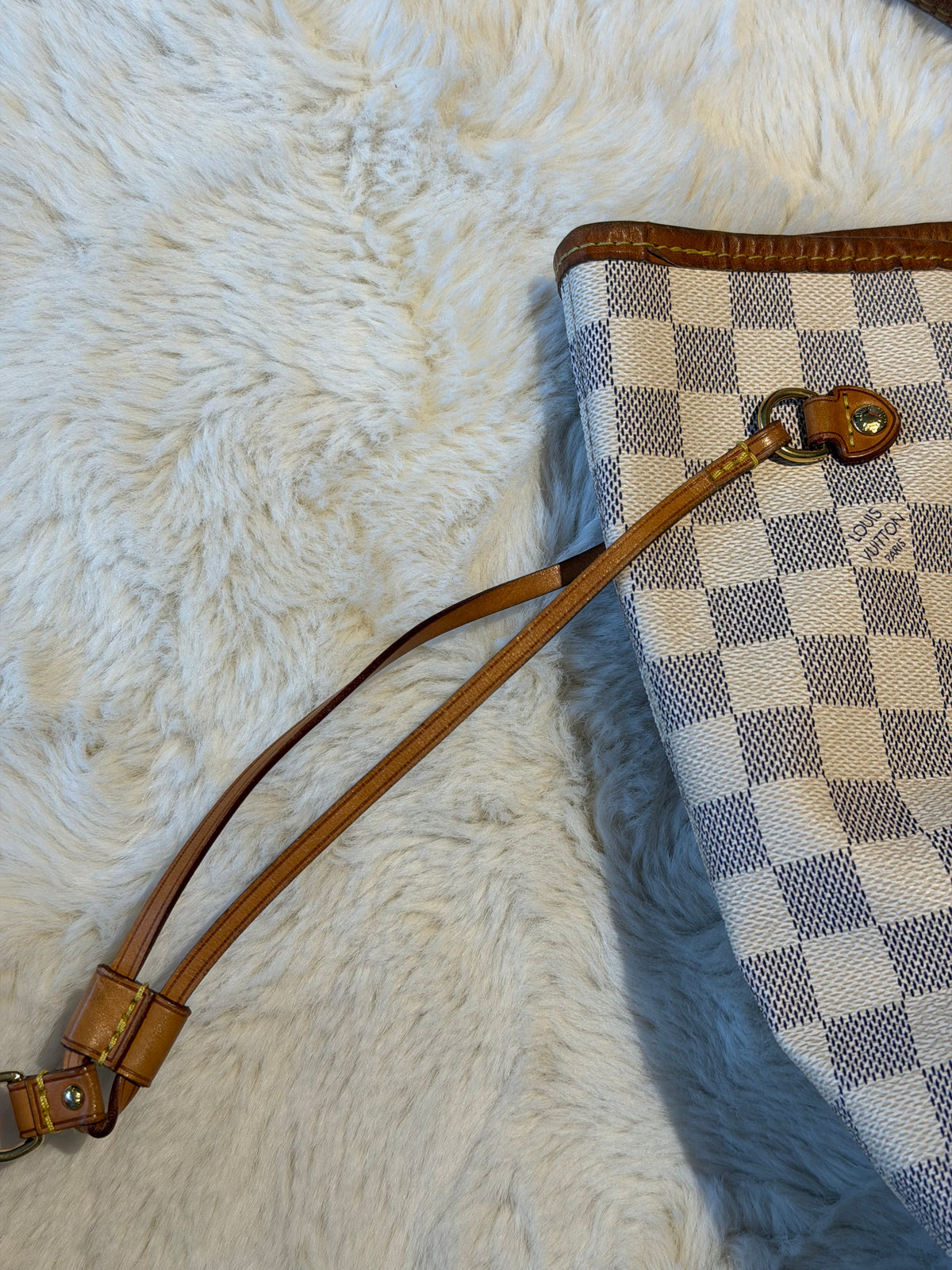 Louis Vuitton Neverfull MM in Damier Azur Canvas