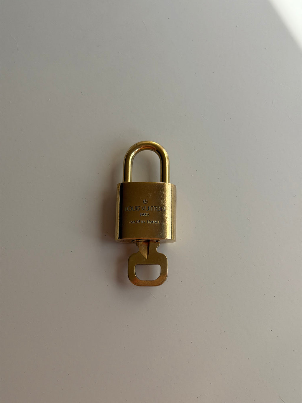 Louis Vuitton Lock & Key - 304