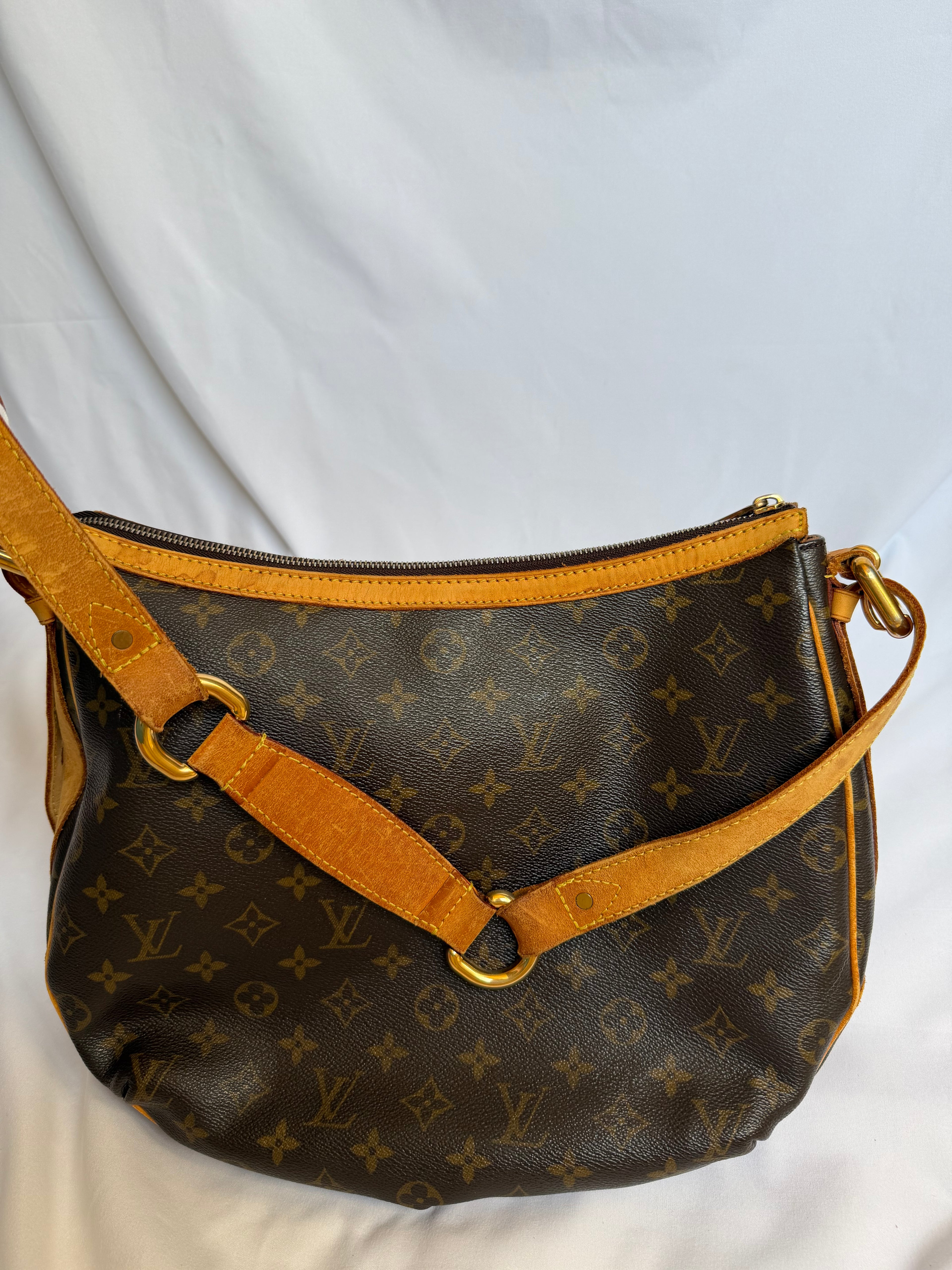 Louis Vuitton Tulum GM in Monogram Canvas