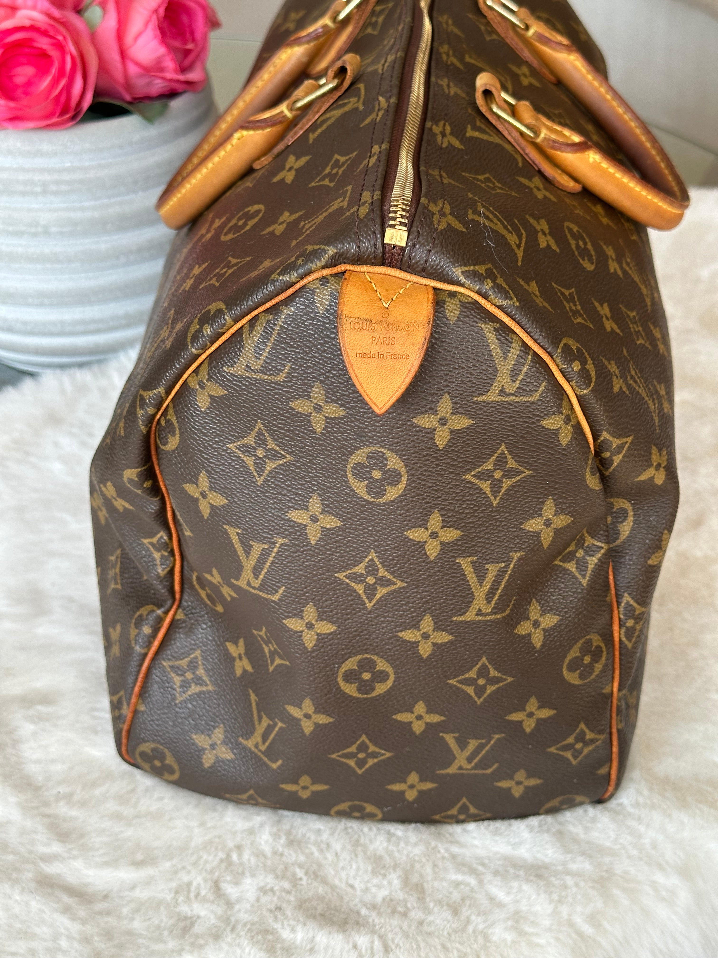Louis Vuitton Speedy 40 in Monogram Canvas with Lock & Key